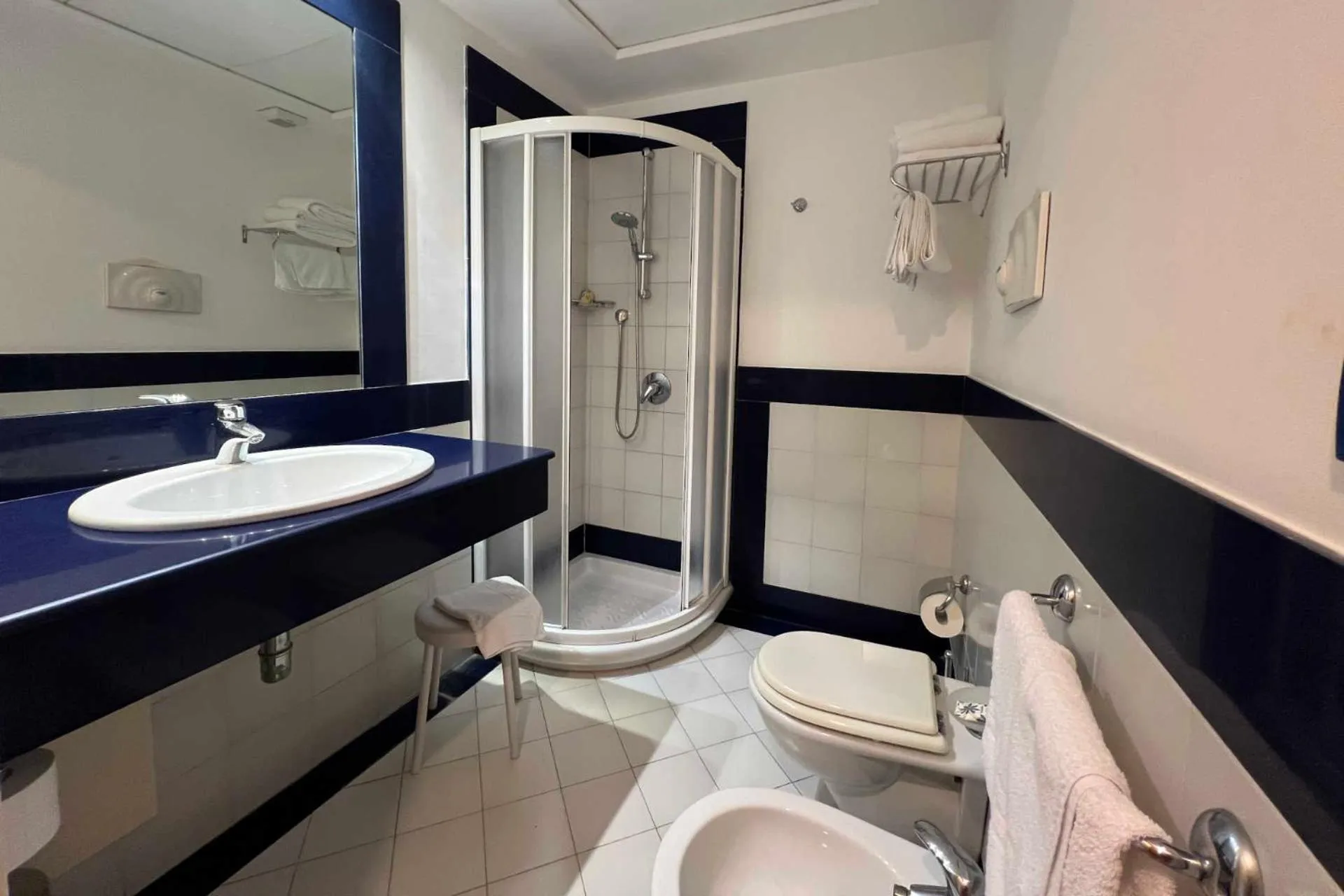 Shower in Hotel Conchiglia d'Oro