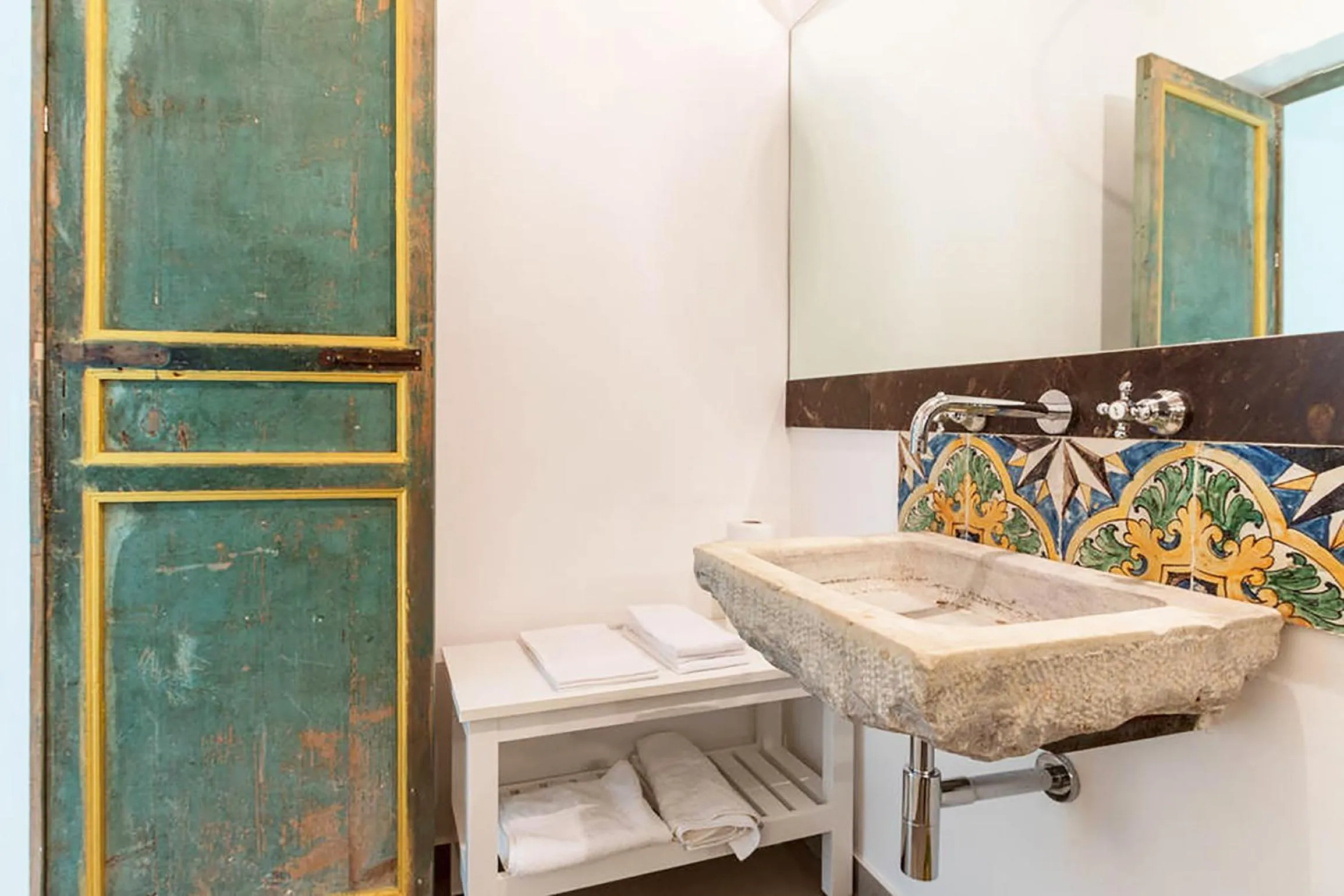 Bathroom in Baglio Occhipinti