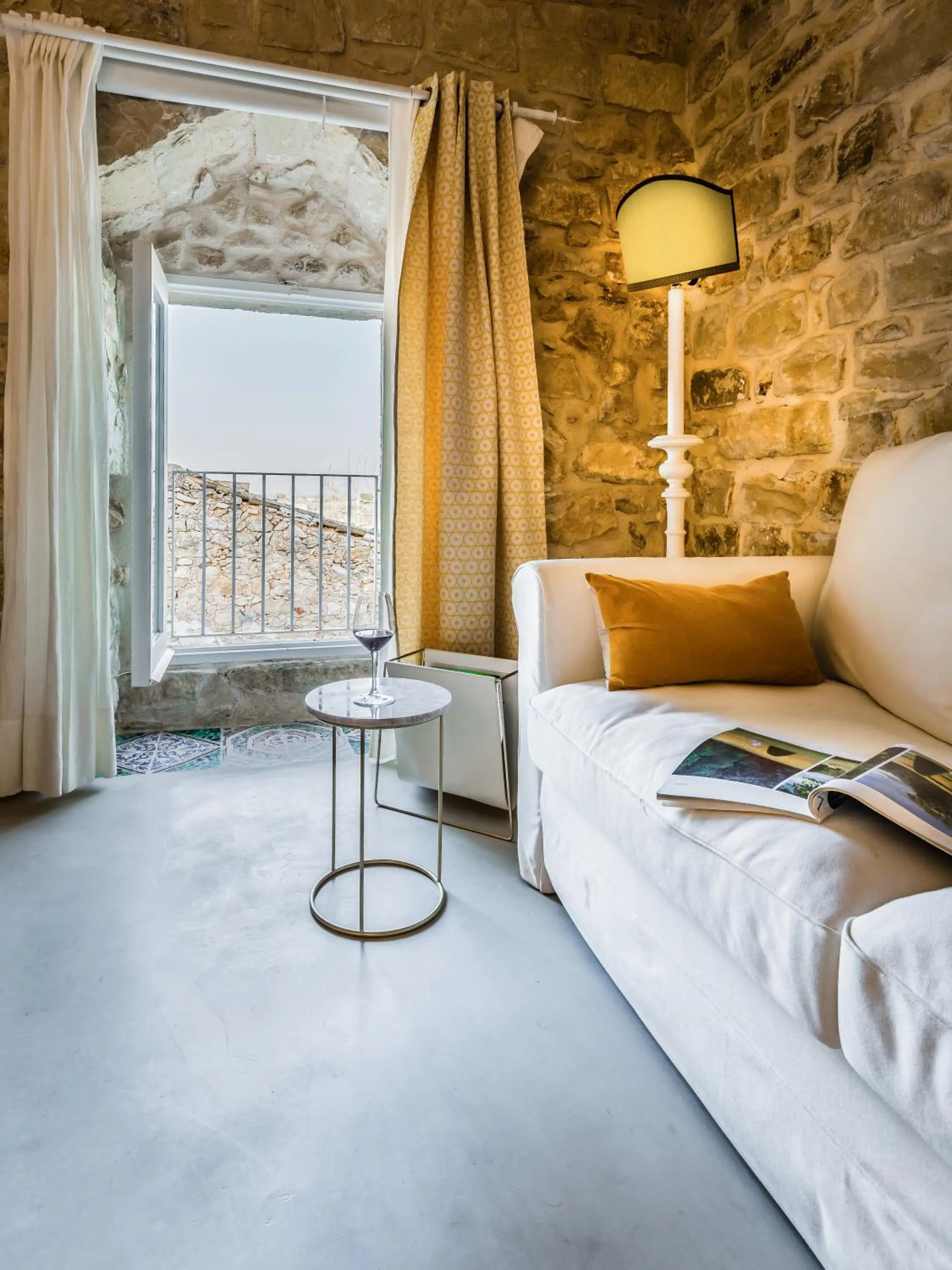 Photo of the whole room, Bed in Baglio Occhipinti