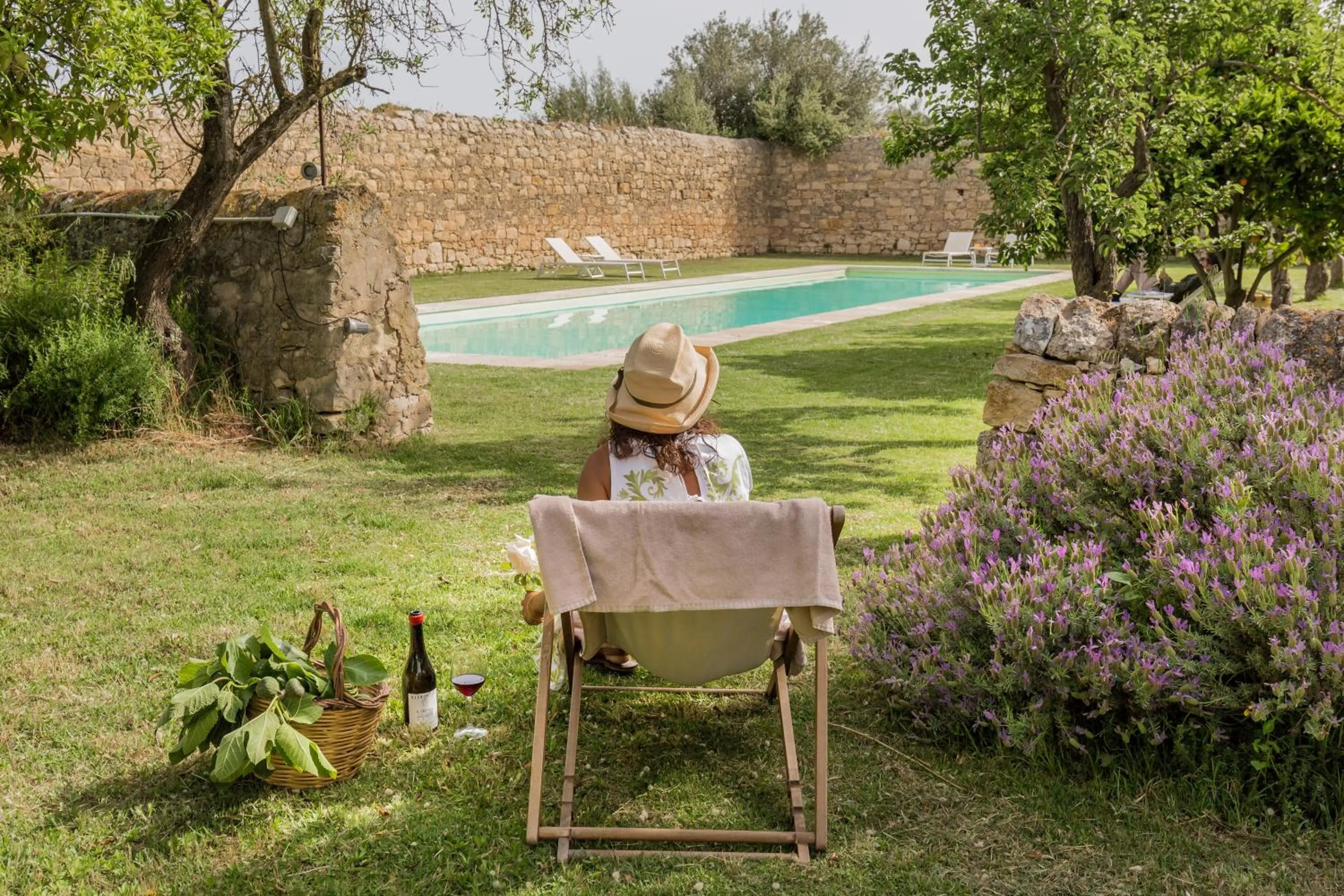 Pool view in Baglio Occhipinti