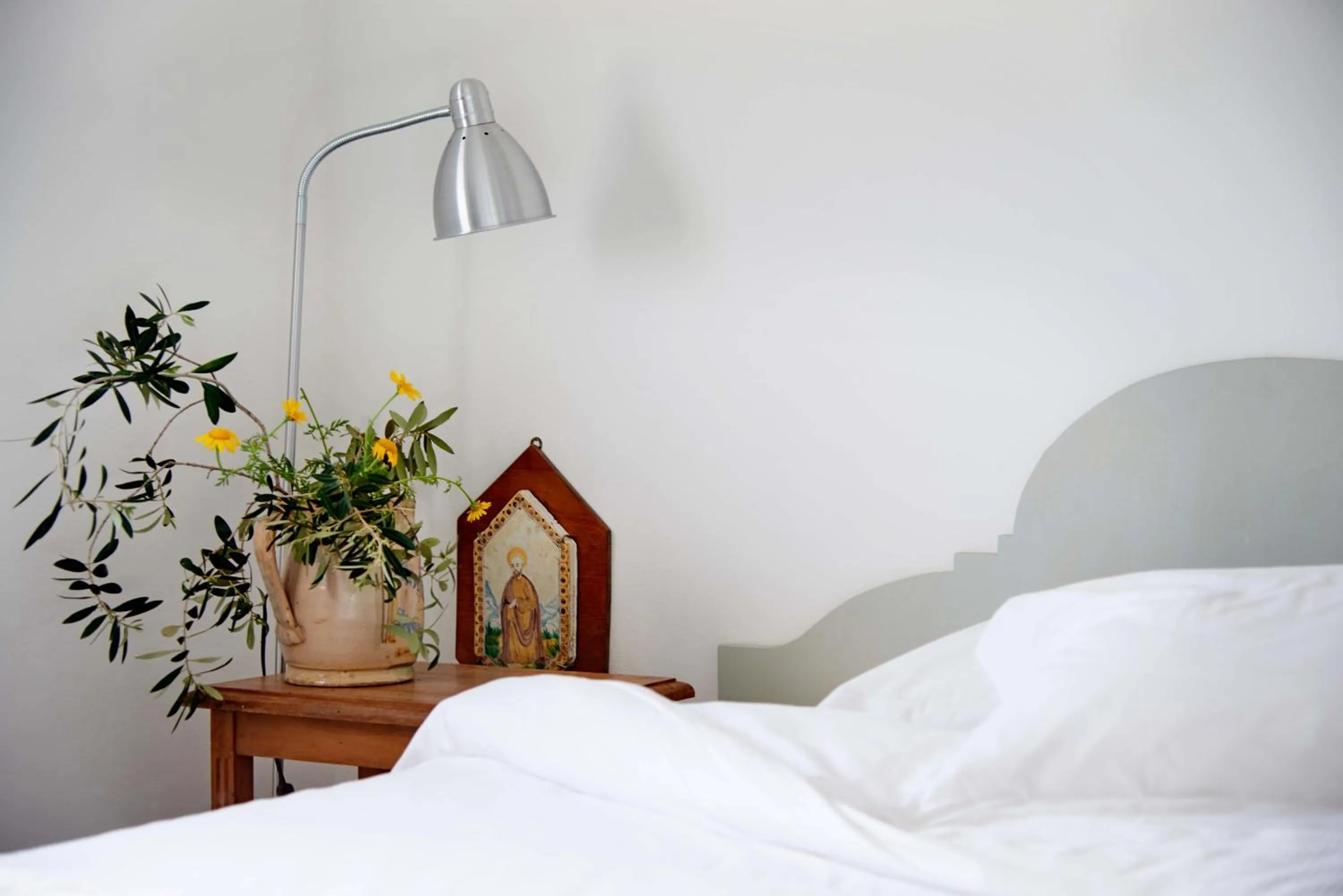 Photo of the whole room, Bed in Baglio Occhipinti