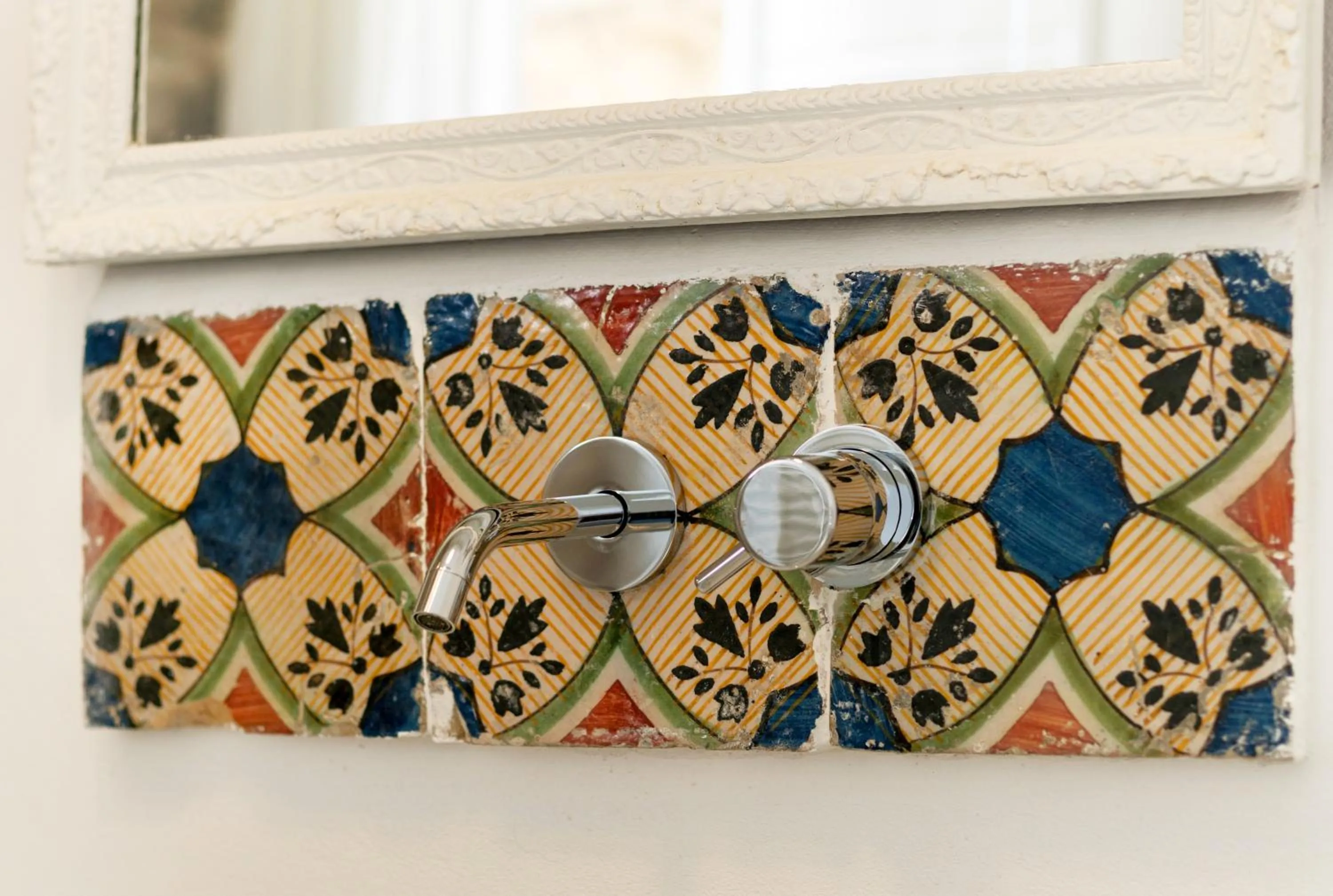 Decorative detail in Baglio Occhipinti