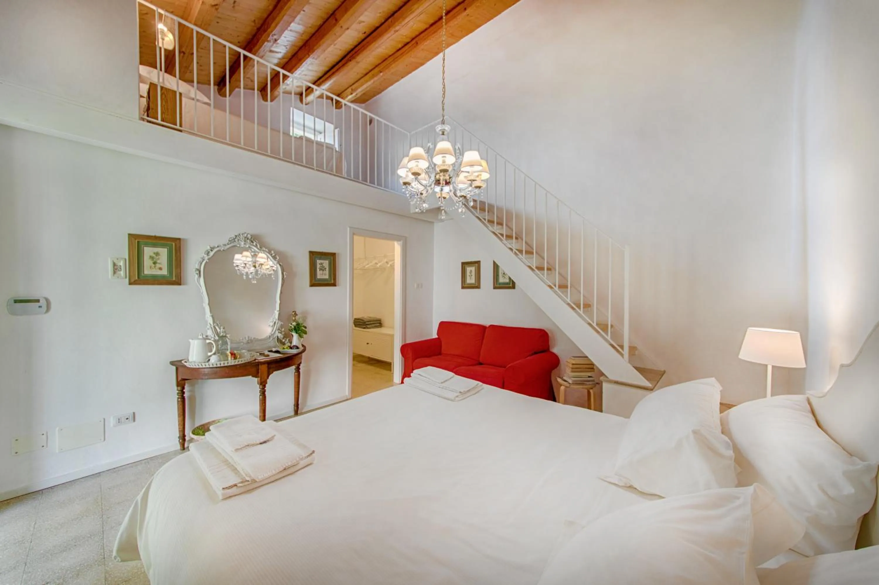 Photo of the whole room, Bed in Baglio Occhipinti