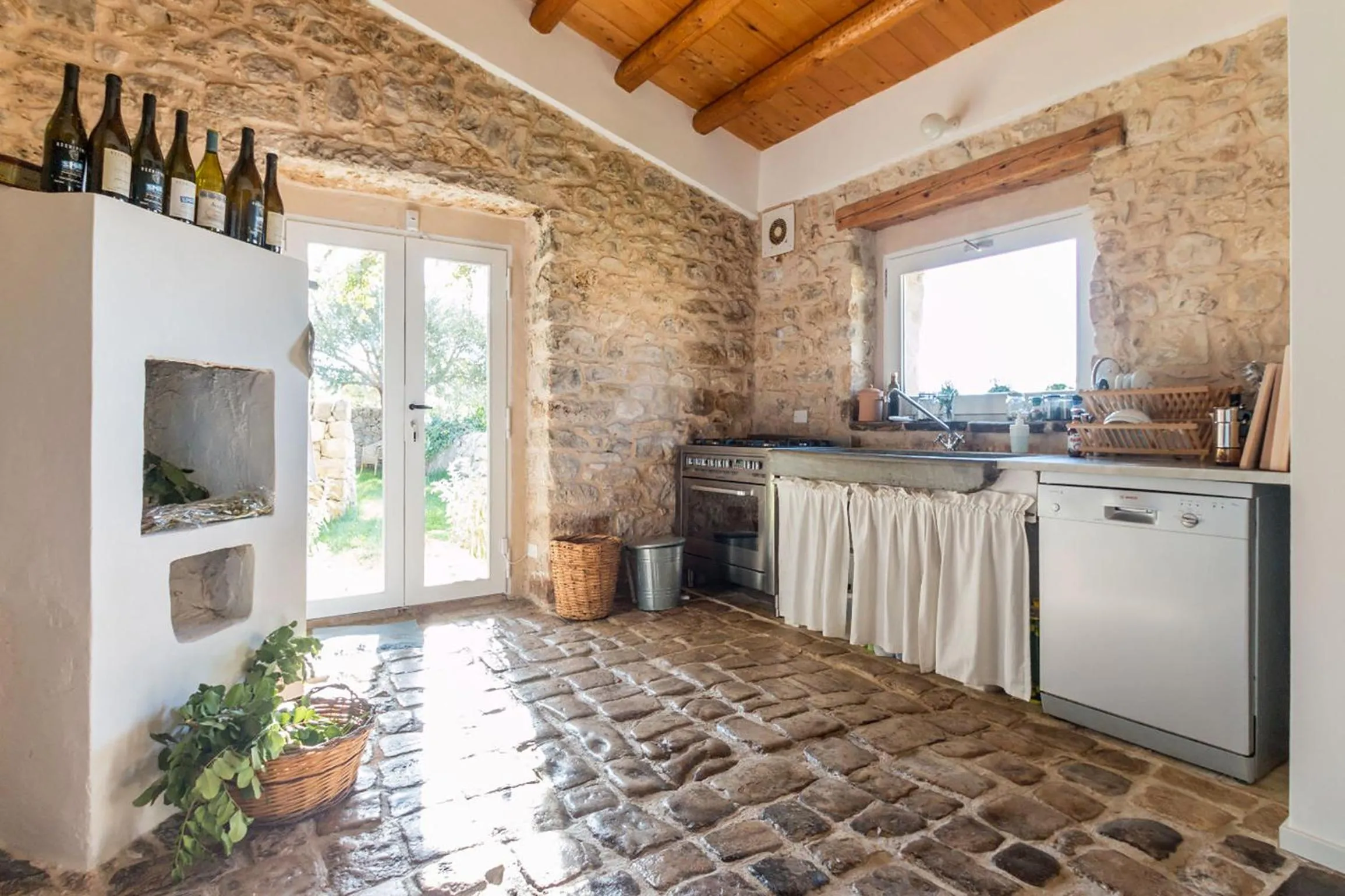 Restaurant/places to eat in Baglio Occhipinti