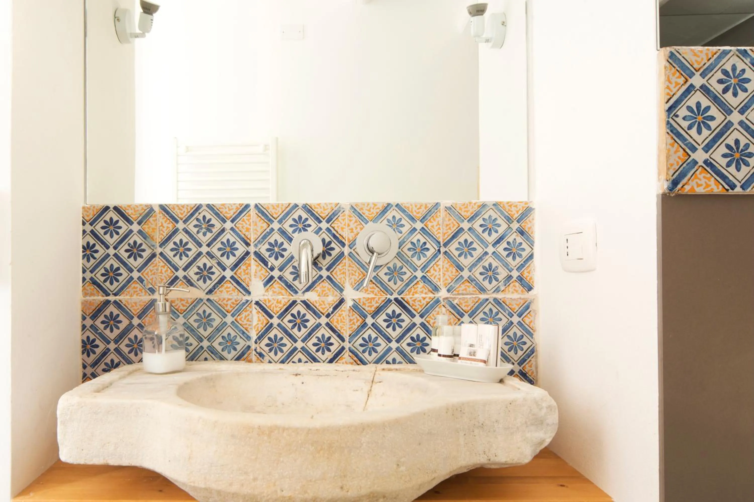 Bathroom in Baglio Occhipinti