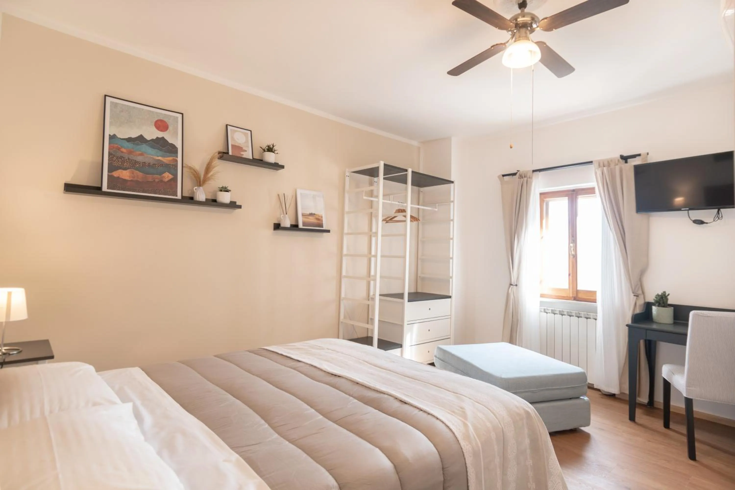 Photo of the whole room, Bed in B&B Cantico Delle Creature