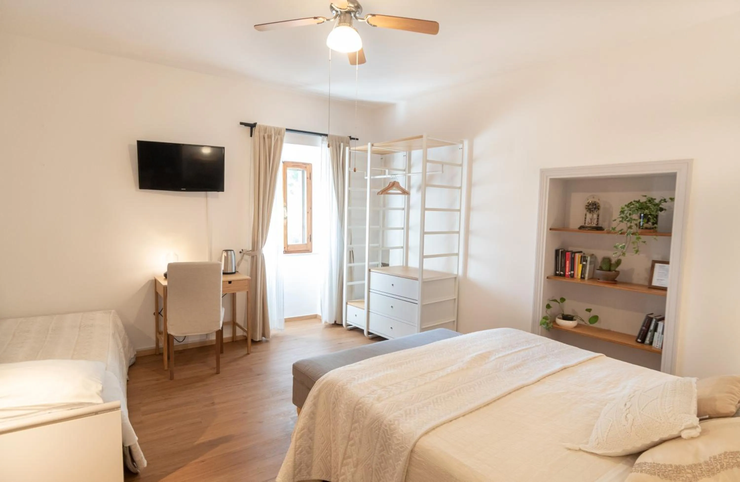 Photo of the whole room, Bed in B&B Cantico Delle Creature