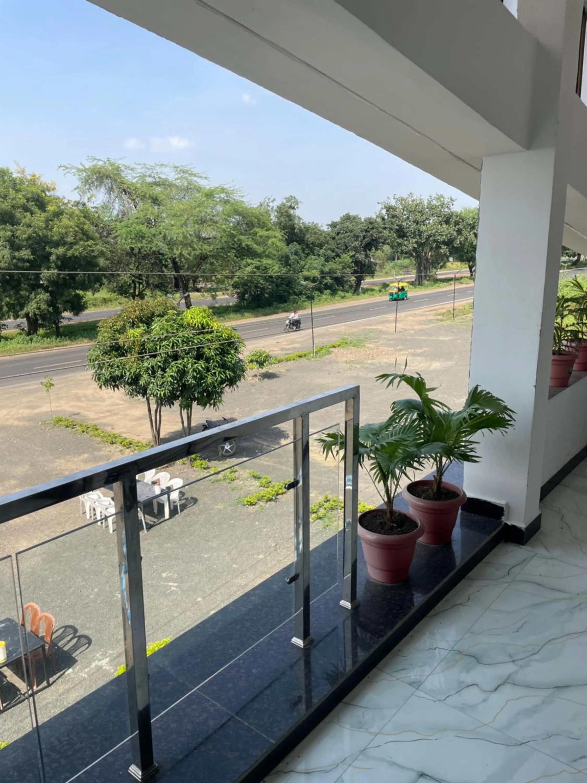 Garden in Hotel Moonlight & Restaurant