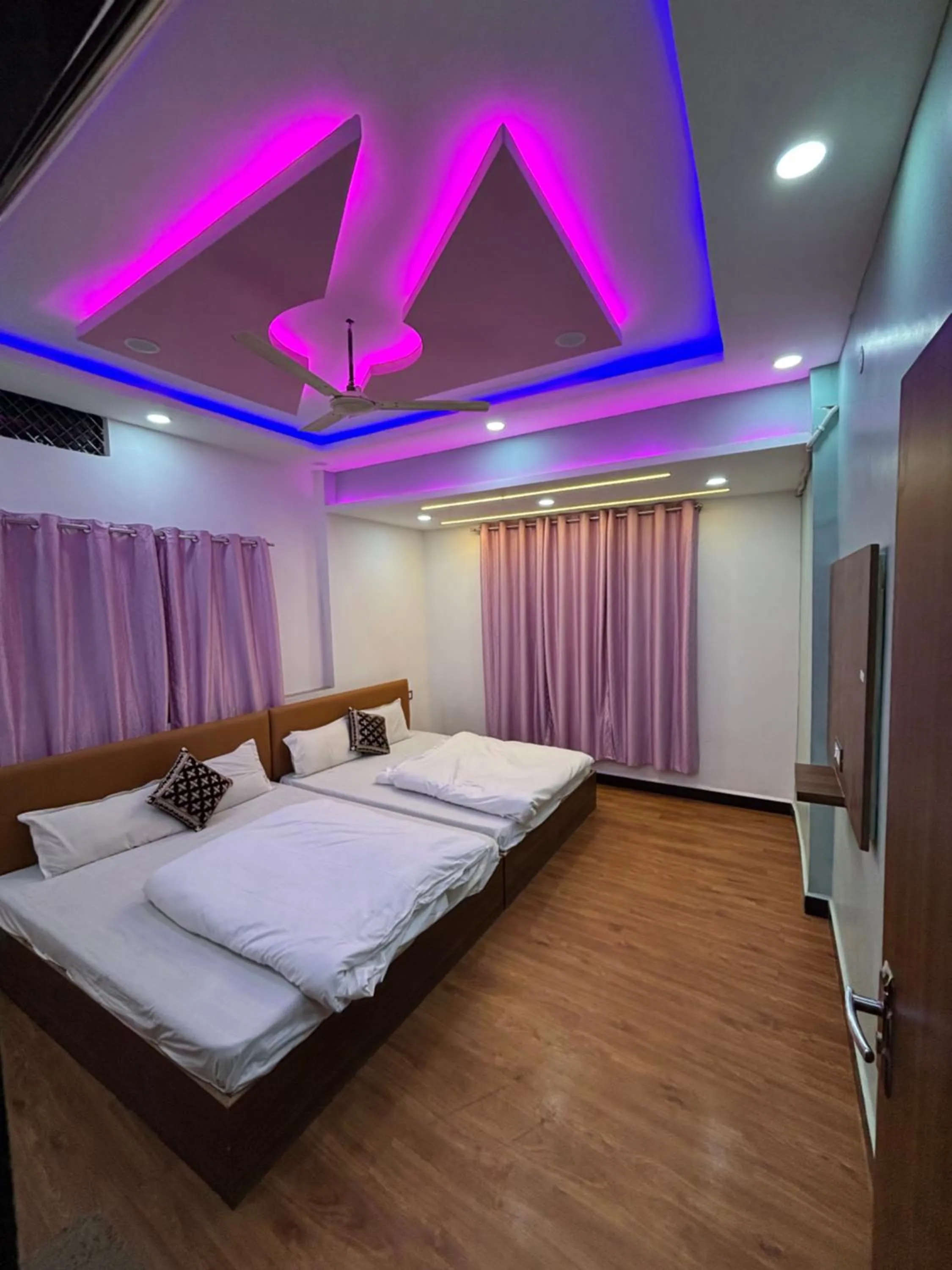 Bed in Hotel Moonlight & Restaurant