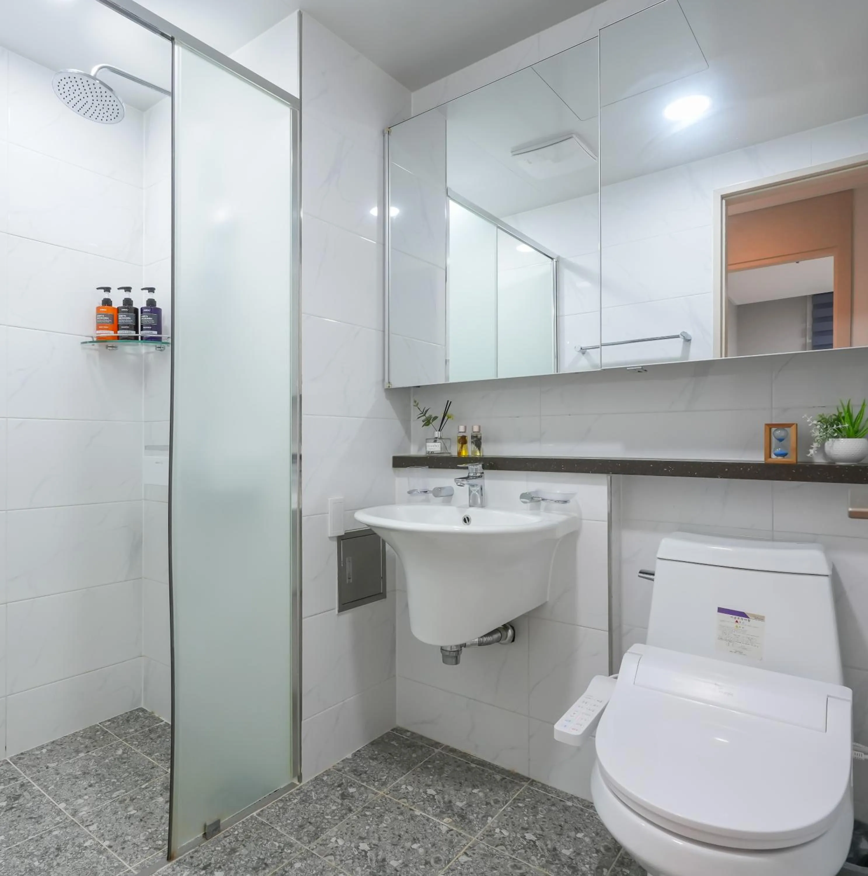 Shower in Firstcity Hotel YEOSU