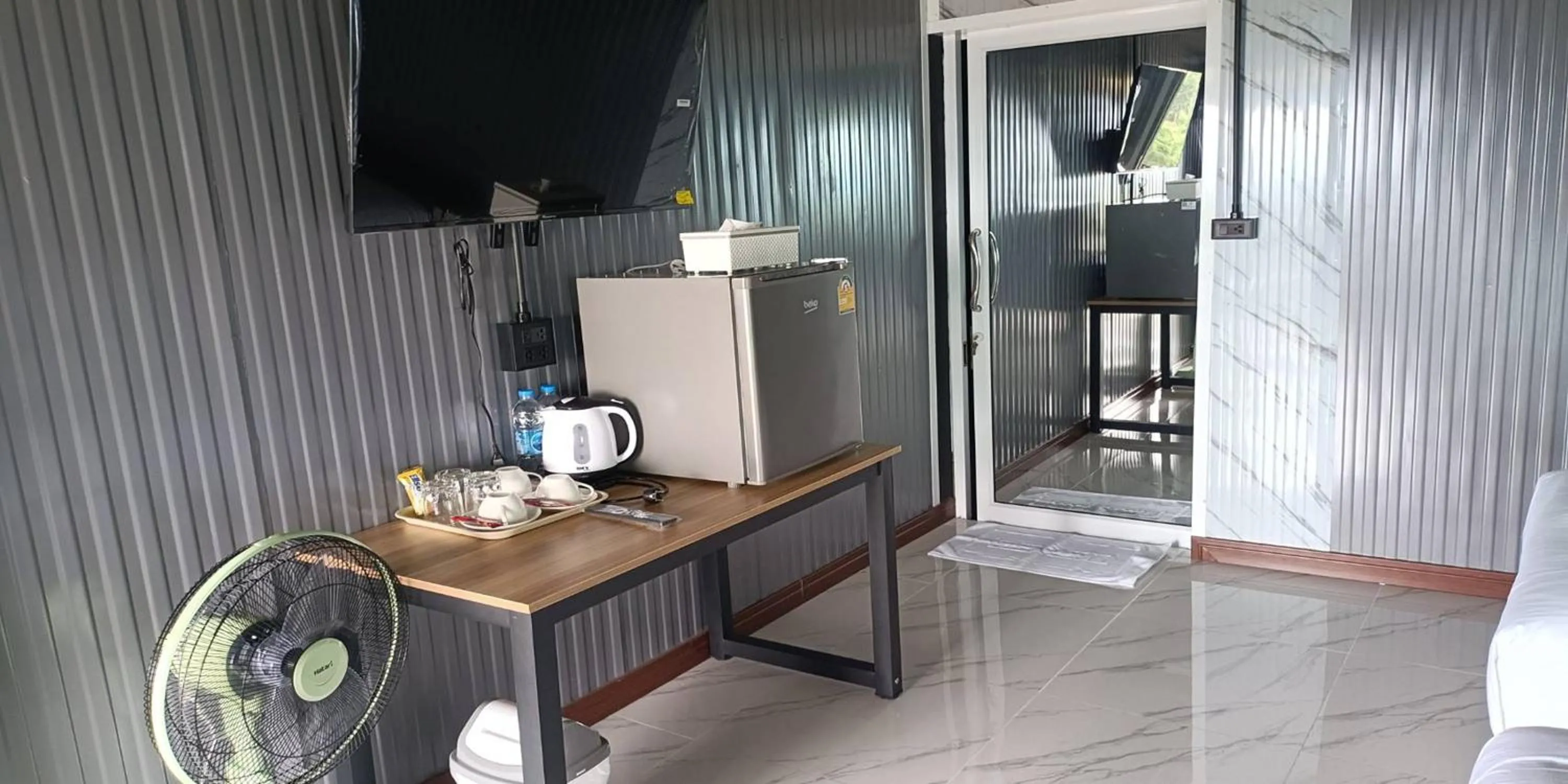 Coffee/tea facilities in Ice Hill