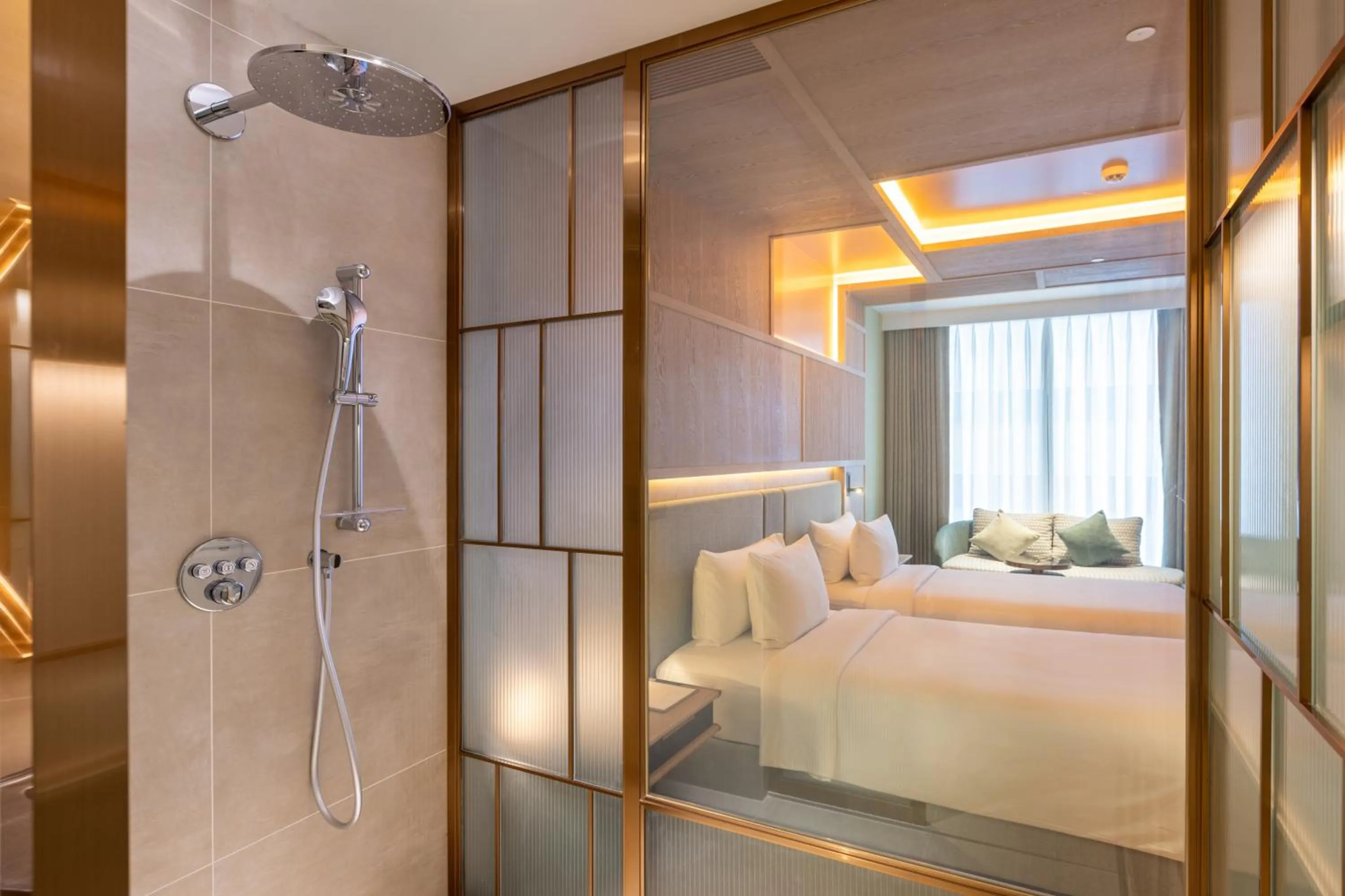 Bed in The Morning Glow - Handwritten Collection