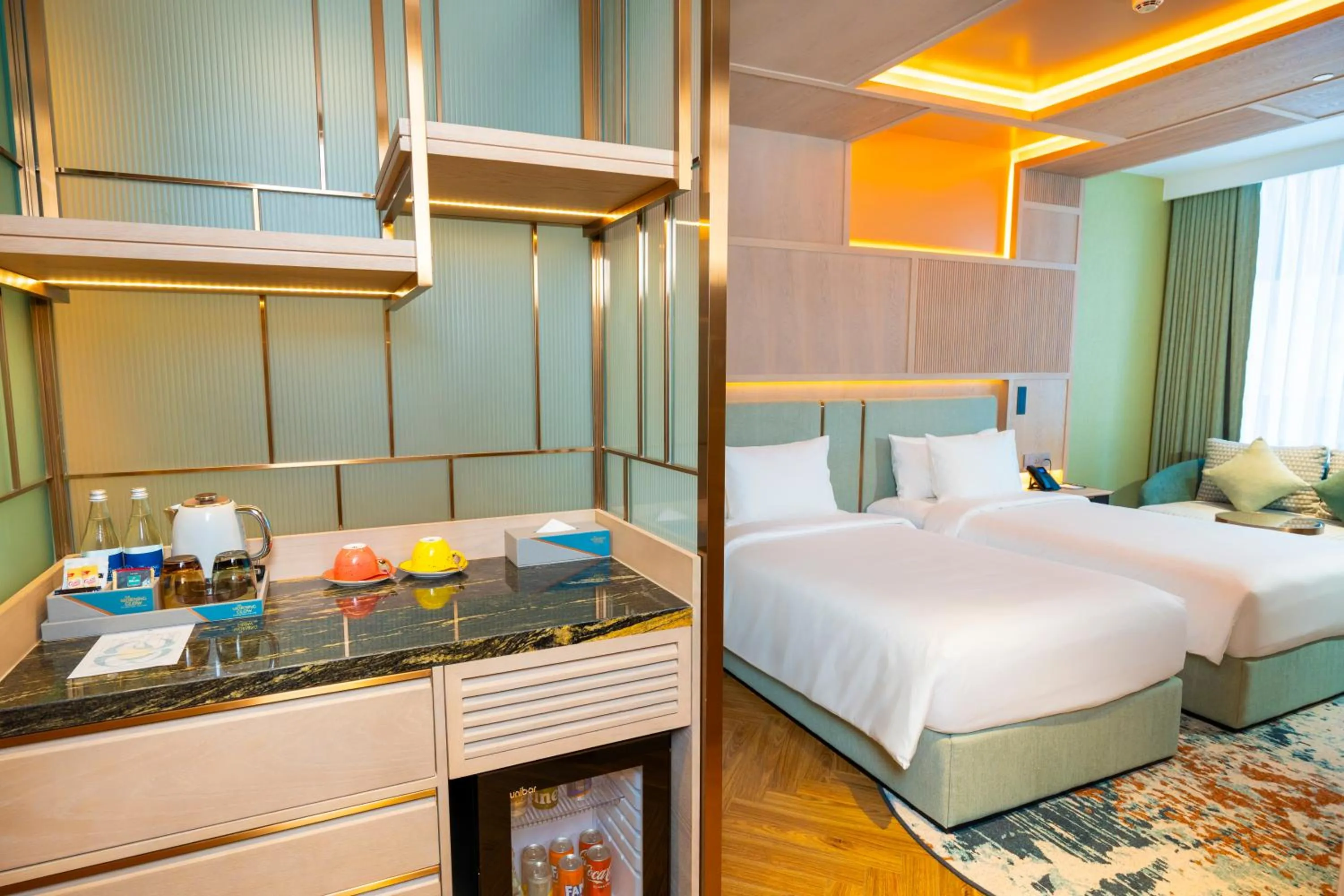 Bed in The Morning Glow - Handwritten Collection