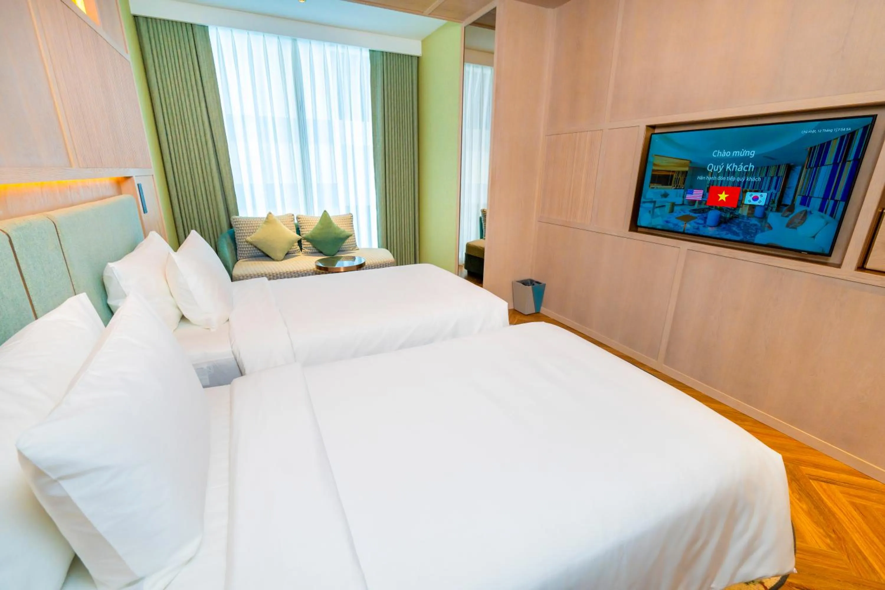 Bed in The Morning Glow - Handwritten Collection