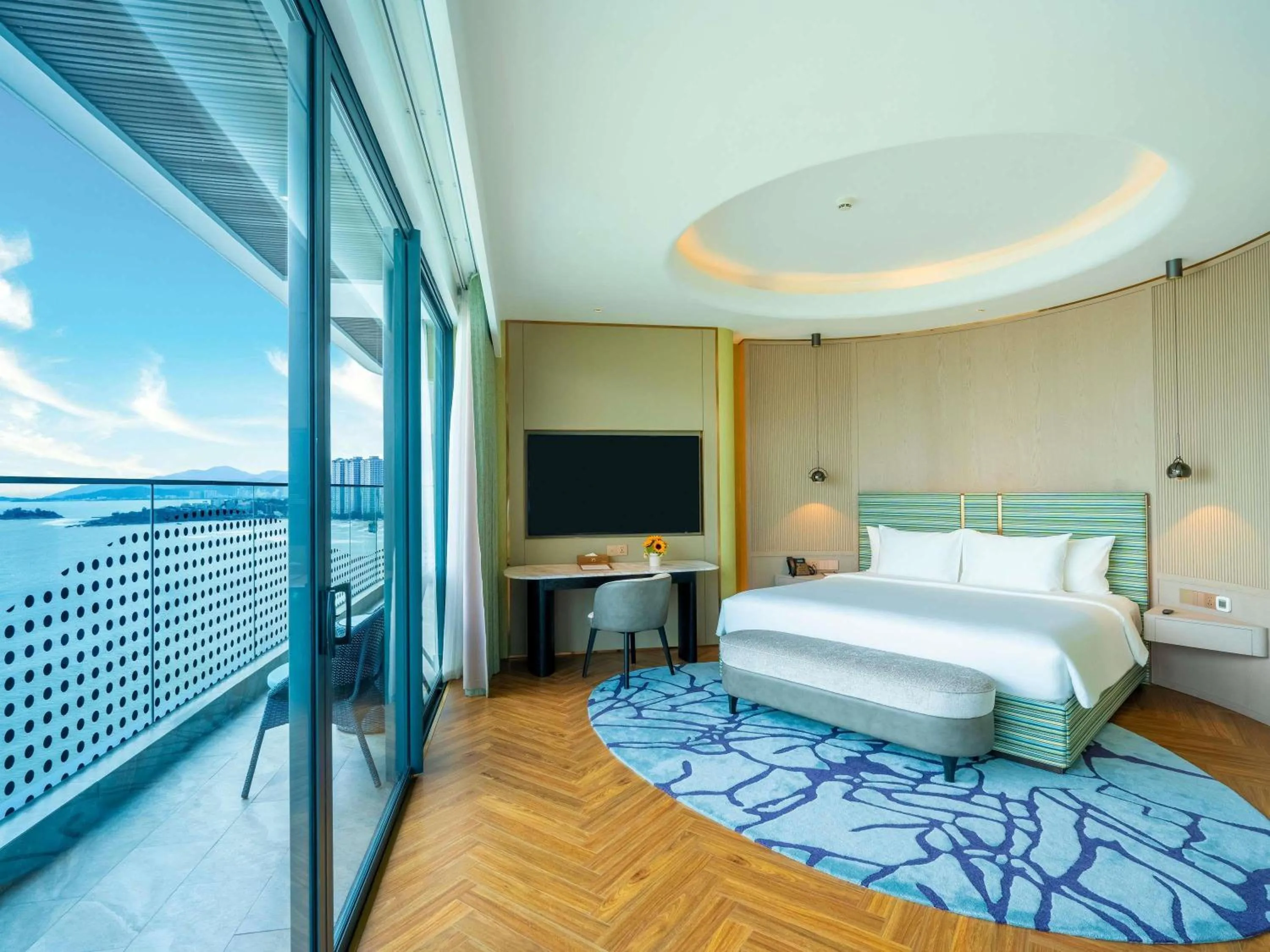 Property building, Bed in The Morning Glow - Handwritten Collection