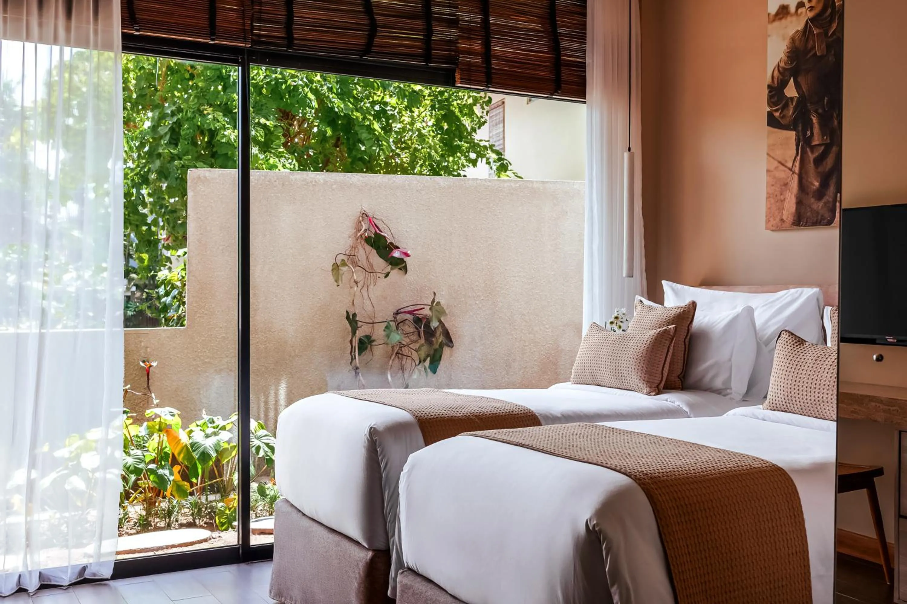 Communal lounge/ TV room, Bed in Aviator Bali