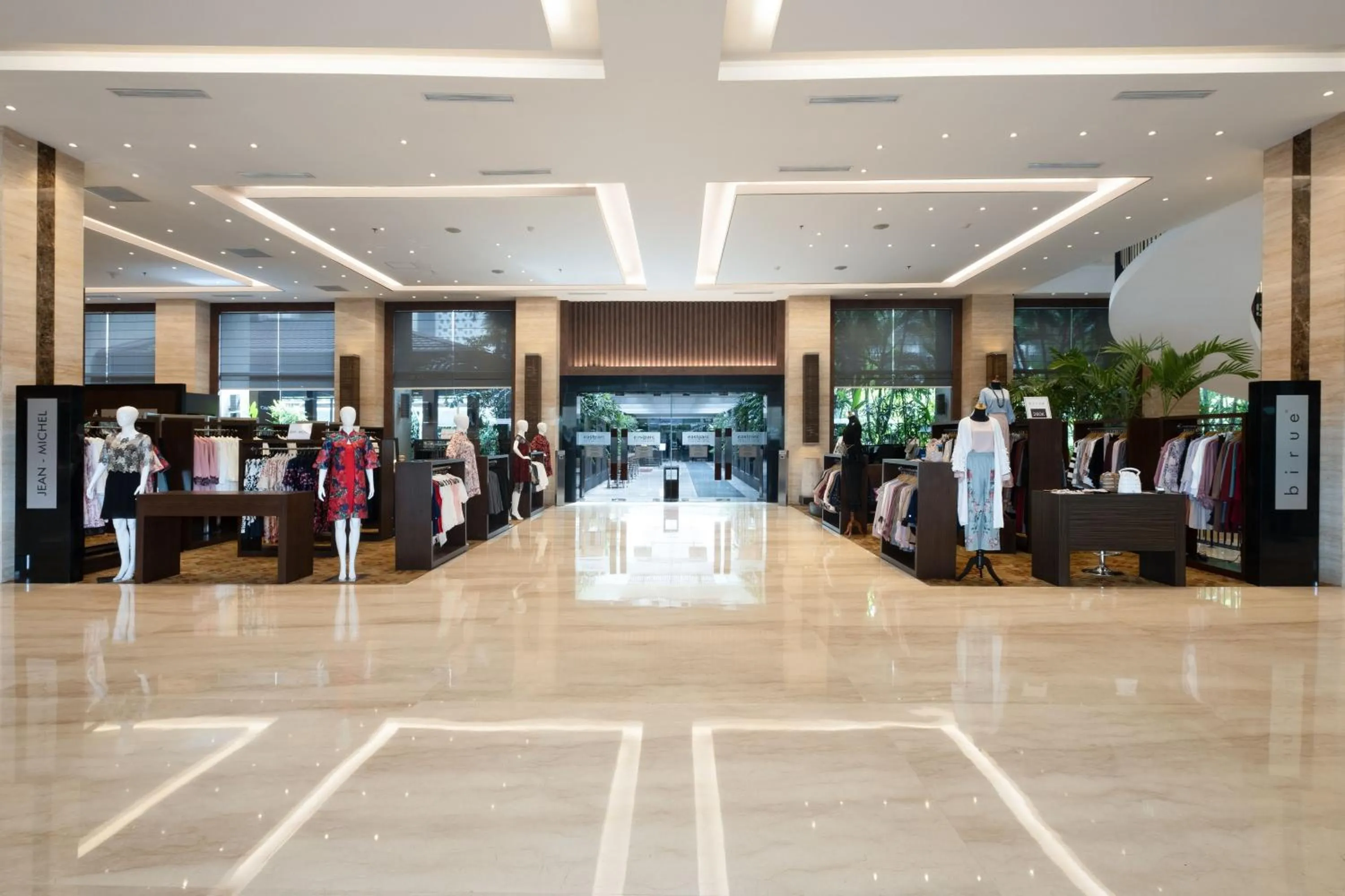 Lobby or reception in Eastparc Hotel Yogyakarta
