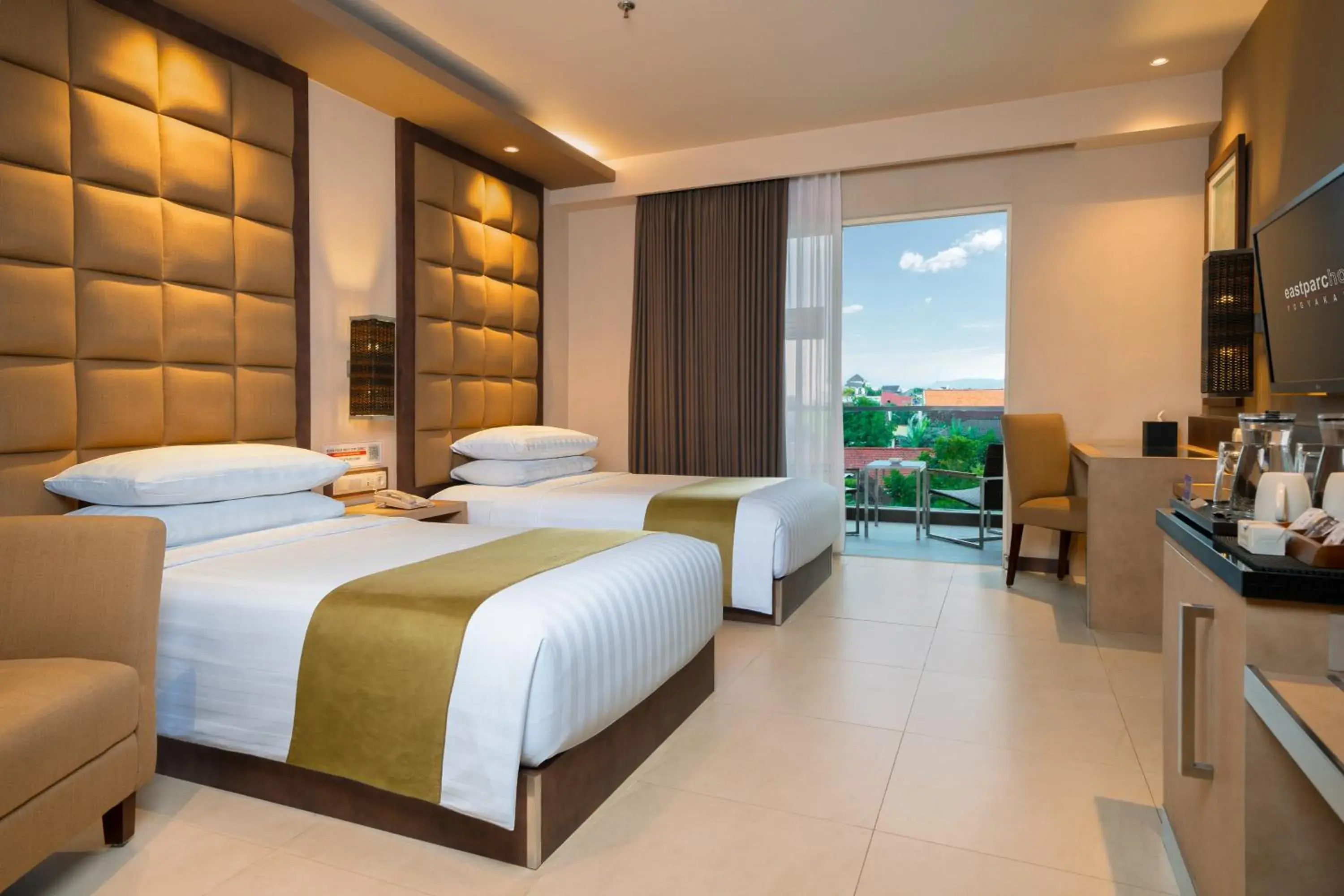 Premier Twin Room in Eastparc Hotel Yogyakarta Premier Twin Room in Eastparc Hotel Yogyakarta