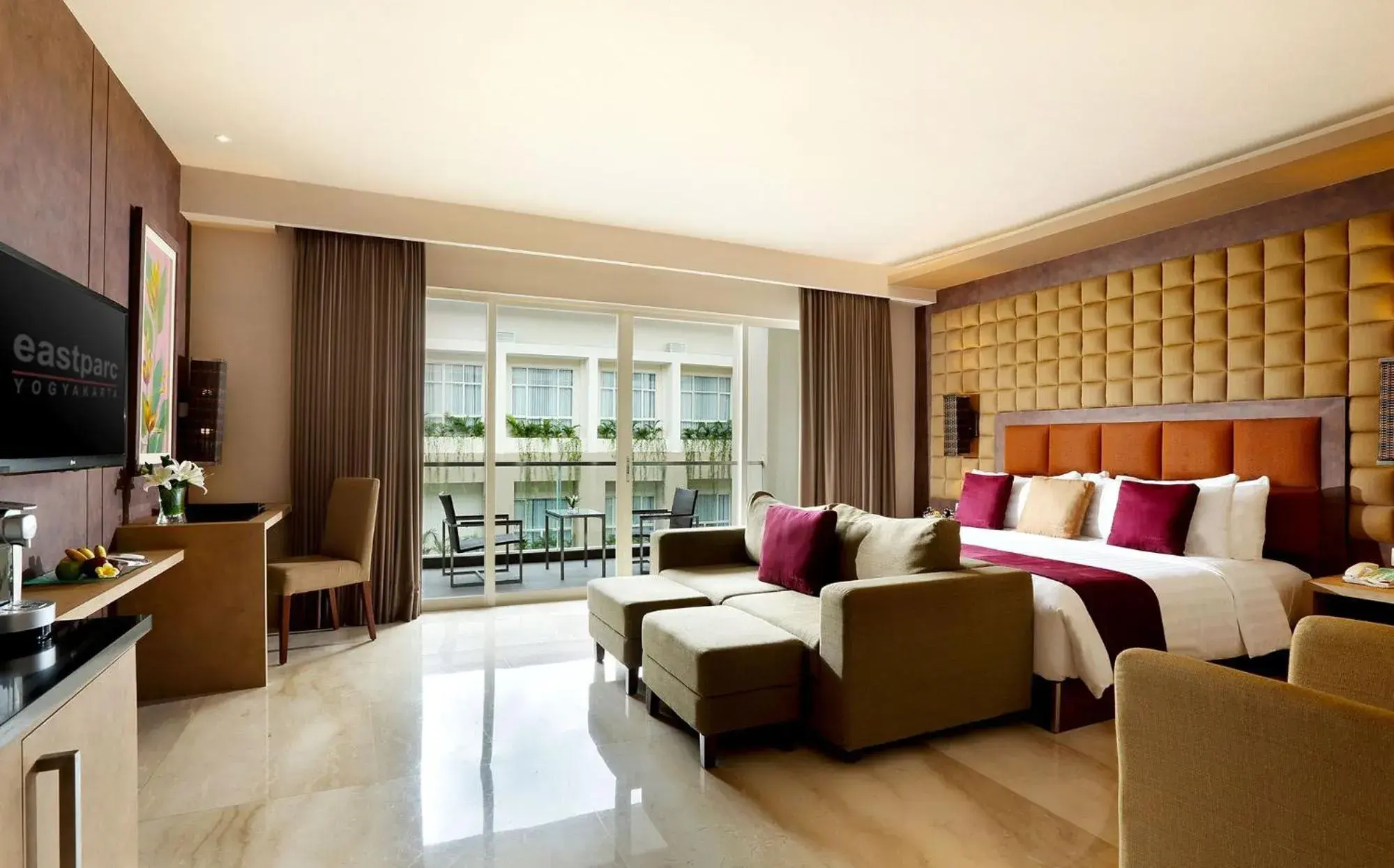 Junior Suite in Eastparc Hotel Yogyakarta Junior Suite in Eastparc Hotel Yogyakarta