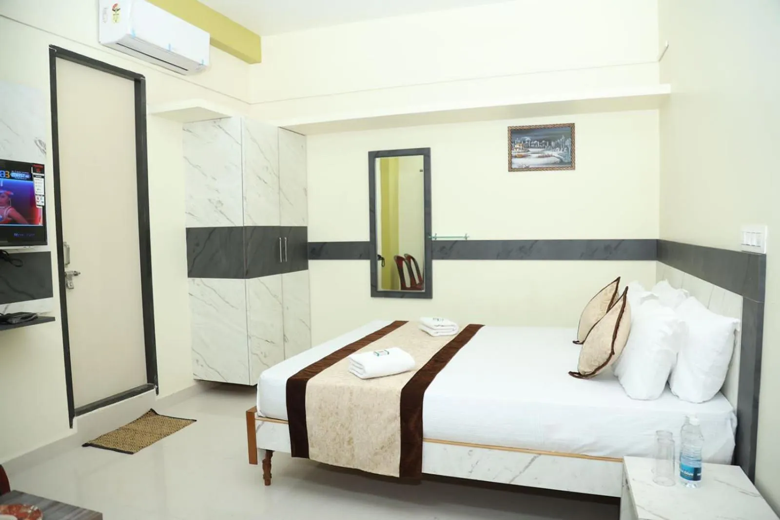 Bed in M R Residency Belagavi