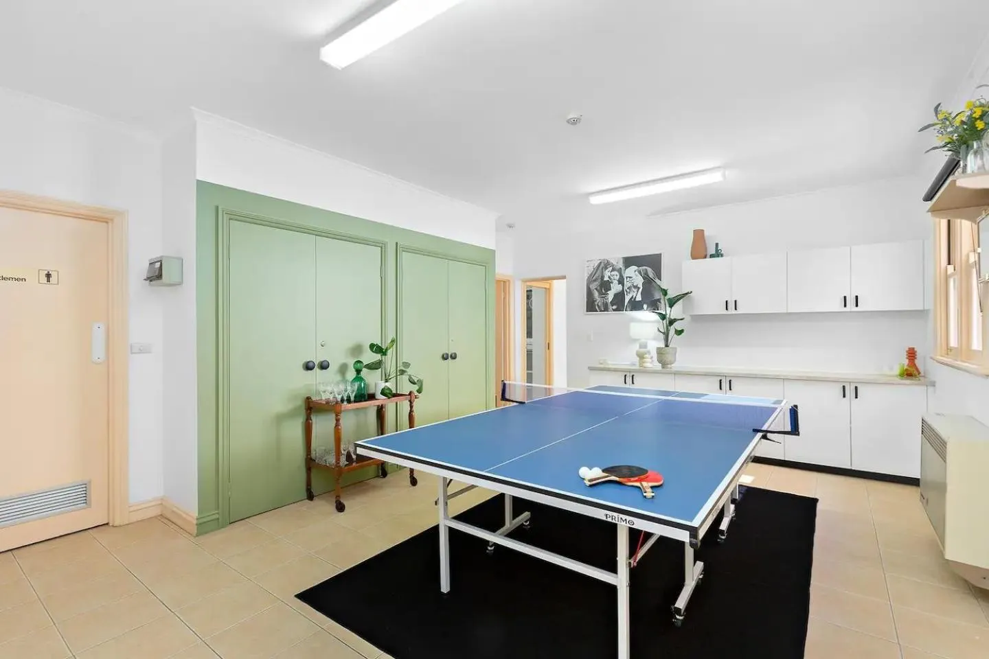 Table tennis in Fitzroy Private Rooms - 132 Nicholson Homestay