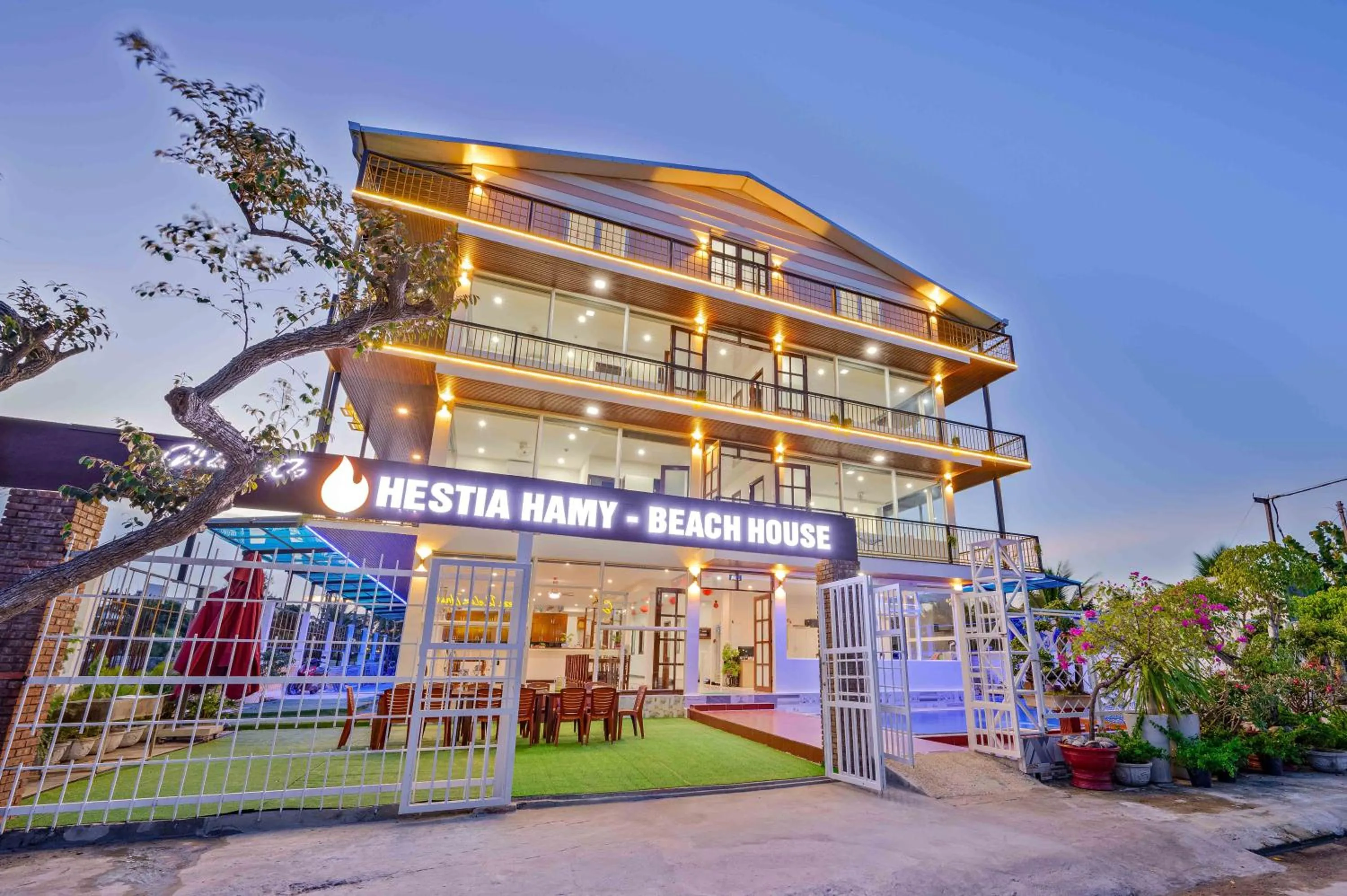 Property building in Hestia HaMy Beach House