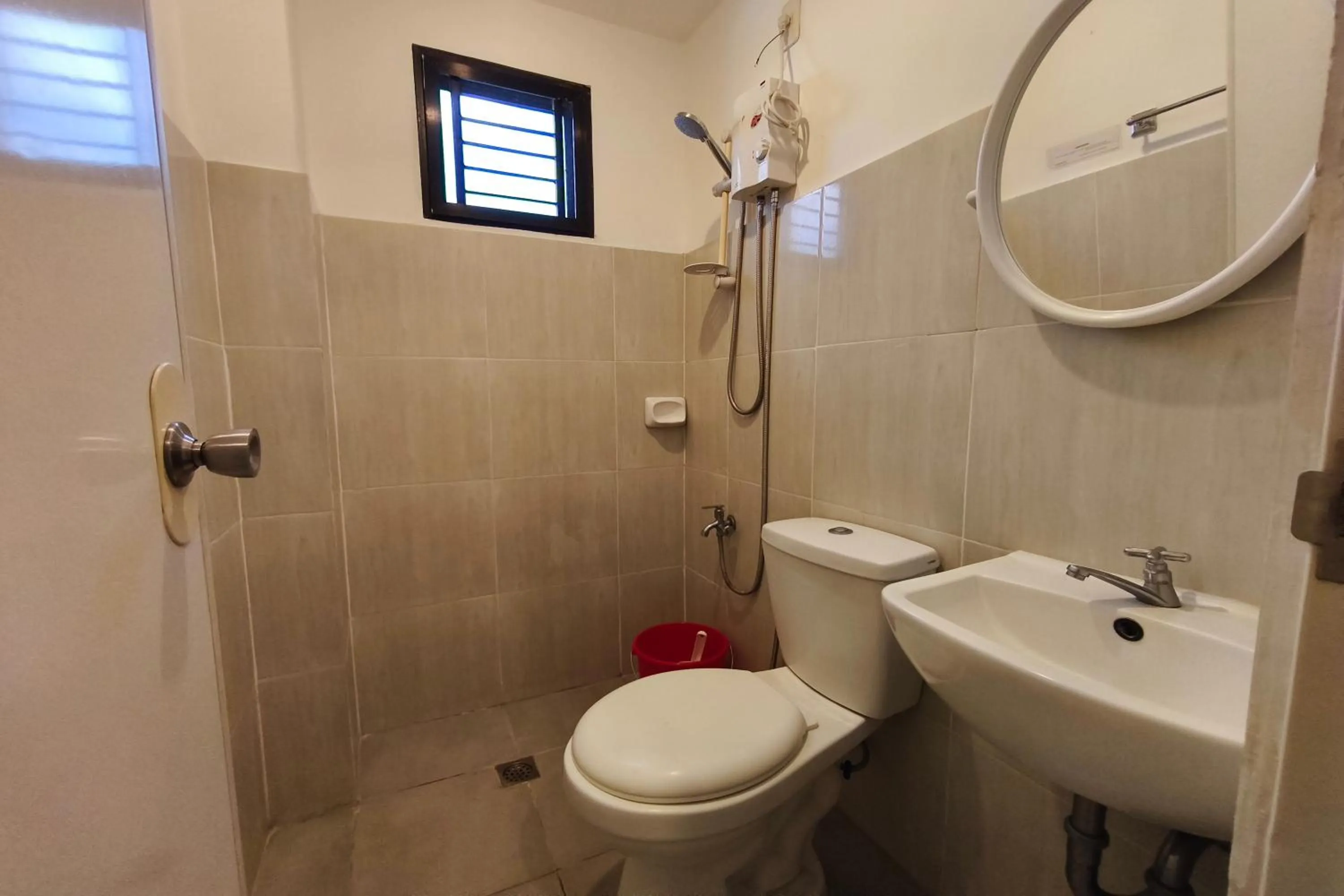 Bathroom in Ecoland 88 Apartelle and Suite near SM Davao