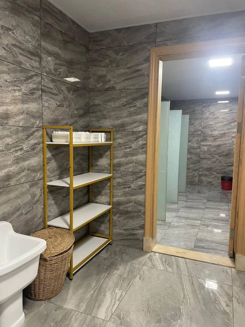 Toilet in Jianpuke Space Capsule Backpacker Hostel