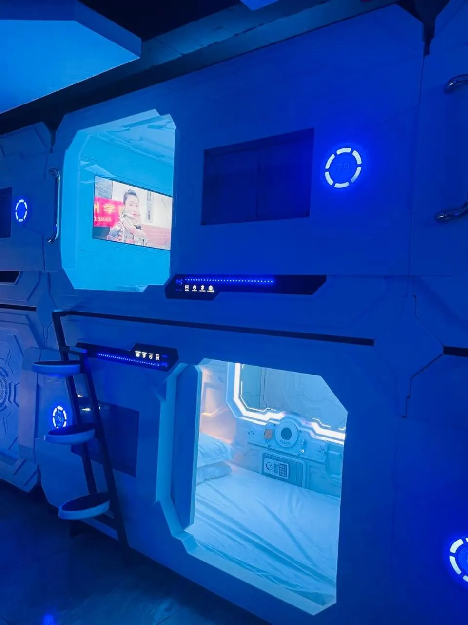 Bed in Jianpuke Space Capsule Backpacker Hostel