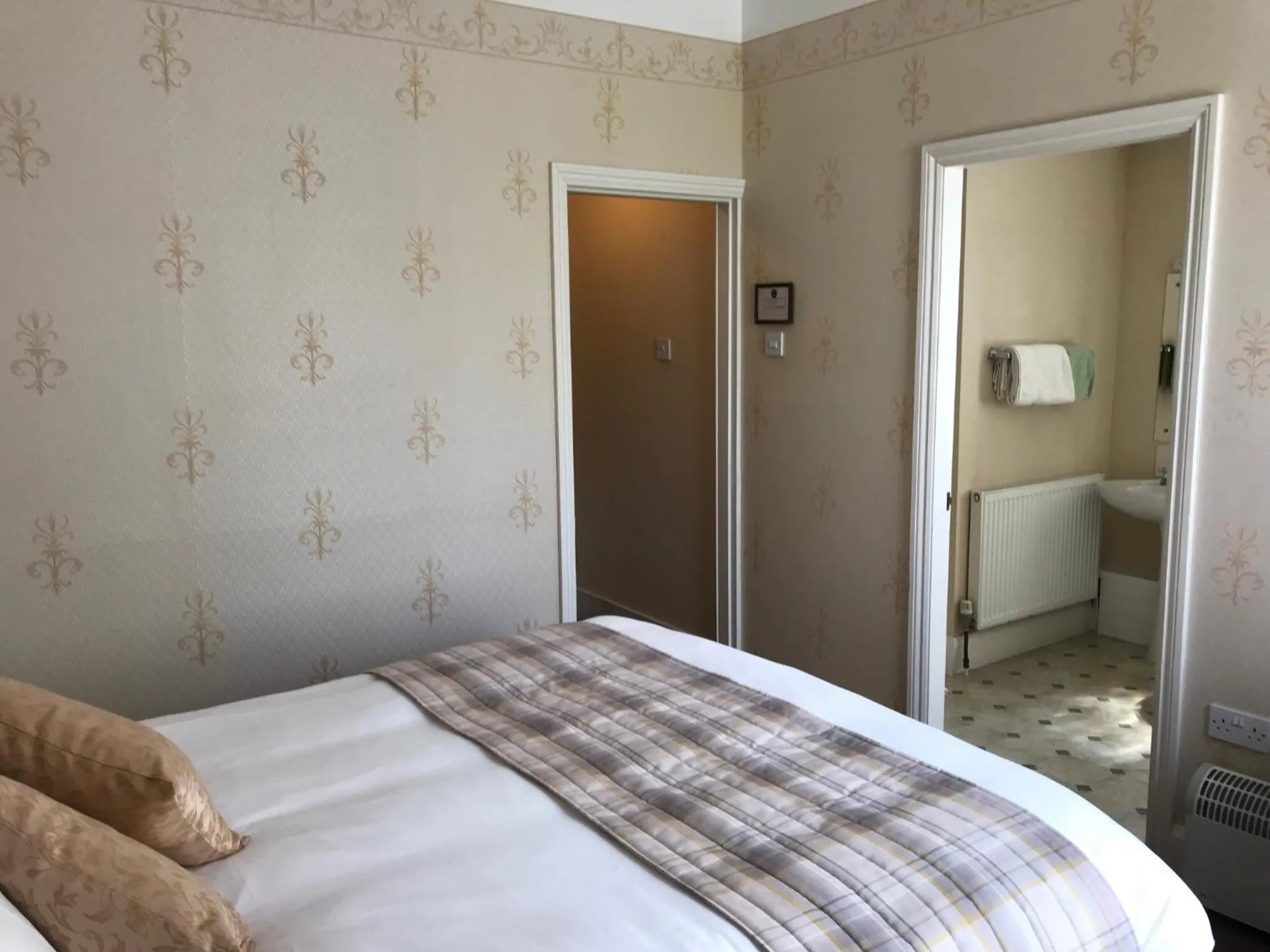 Bedroom, Bed in Chapel House