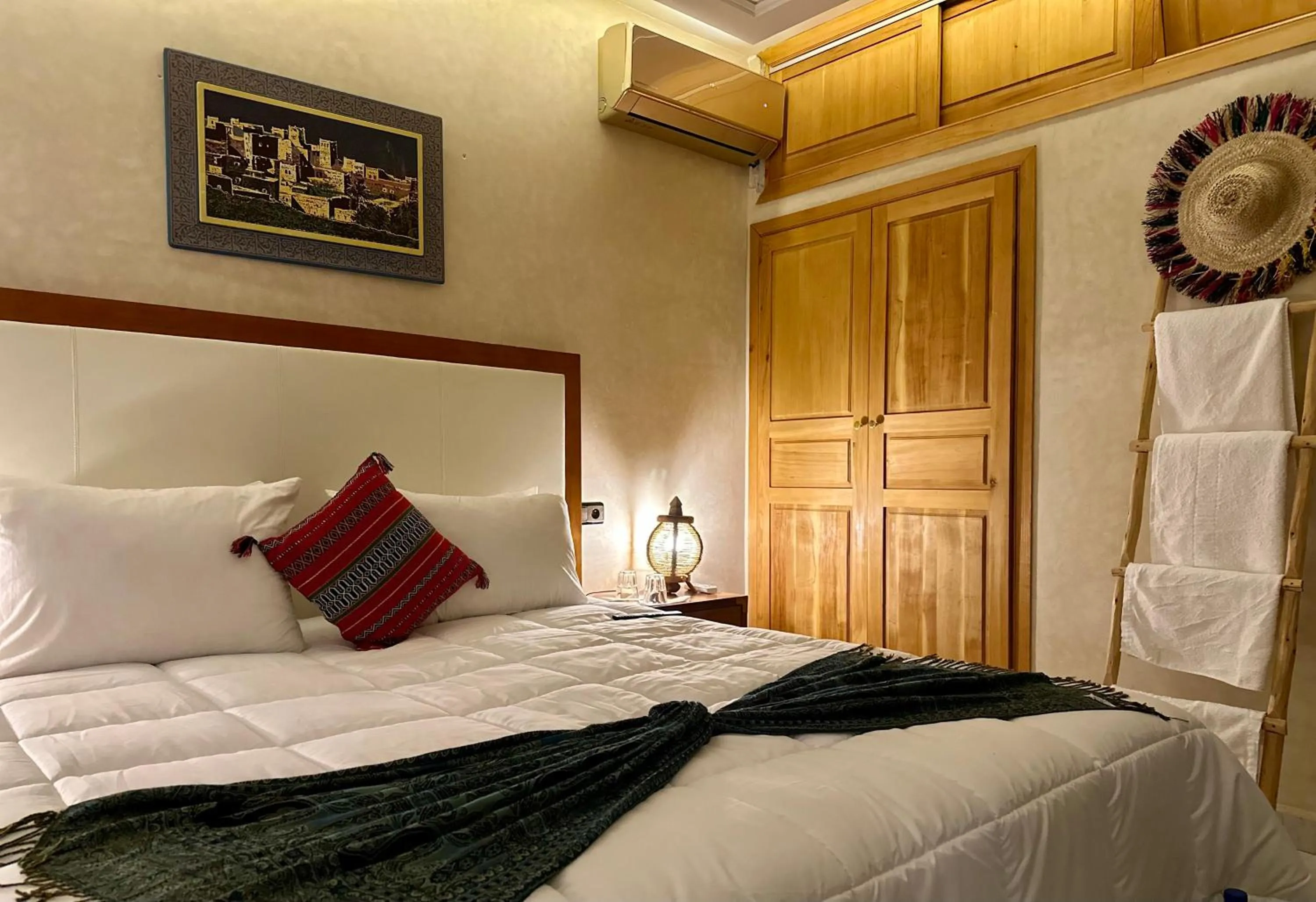 Bed in Riad Tislite & SPA