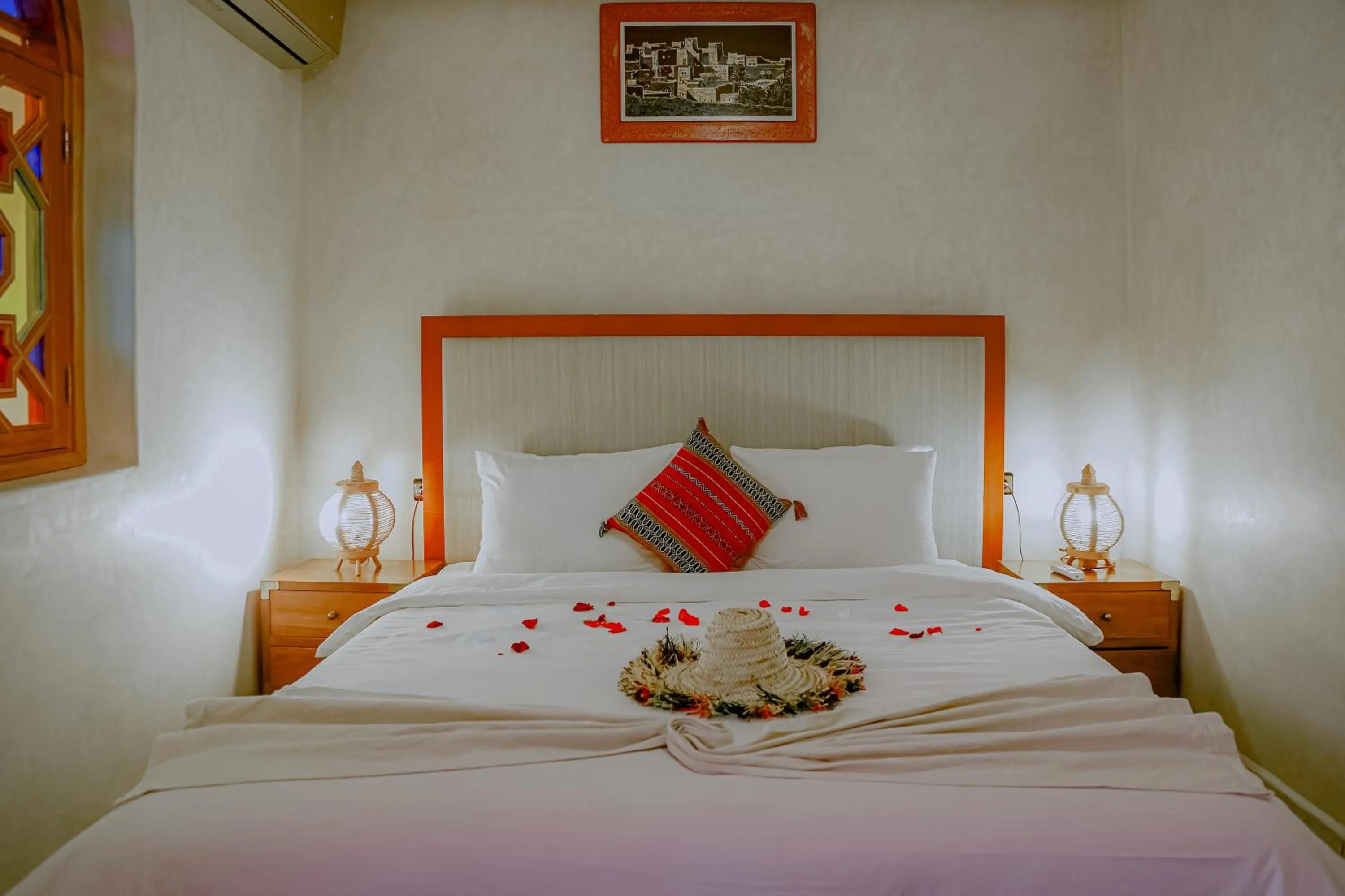 Photo of the whole room, Bed in Riad Tislite & SPA