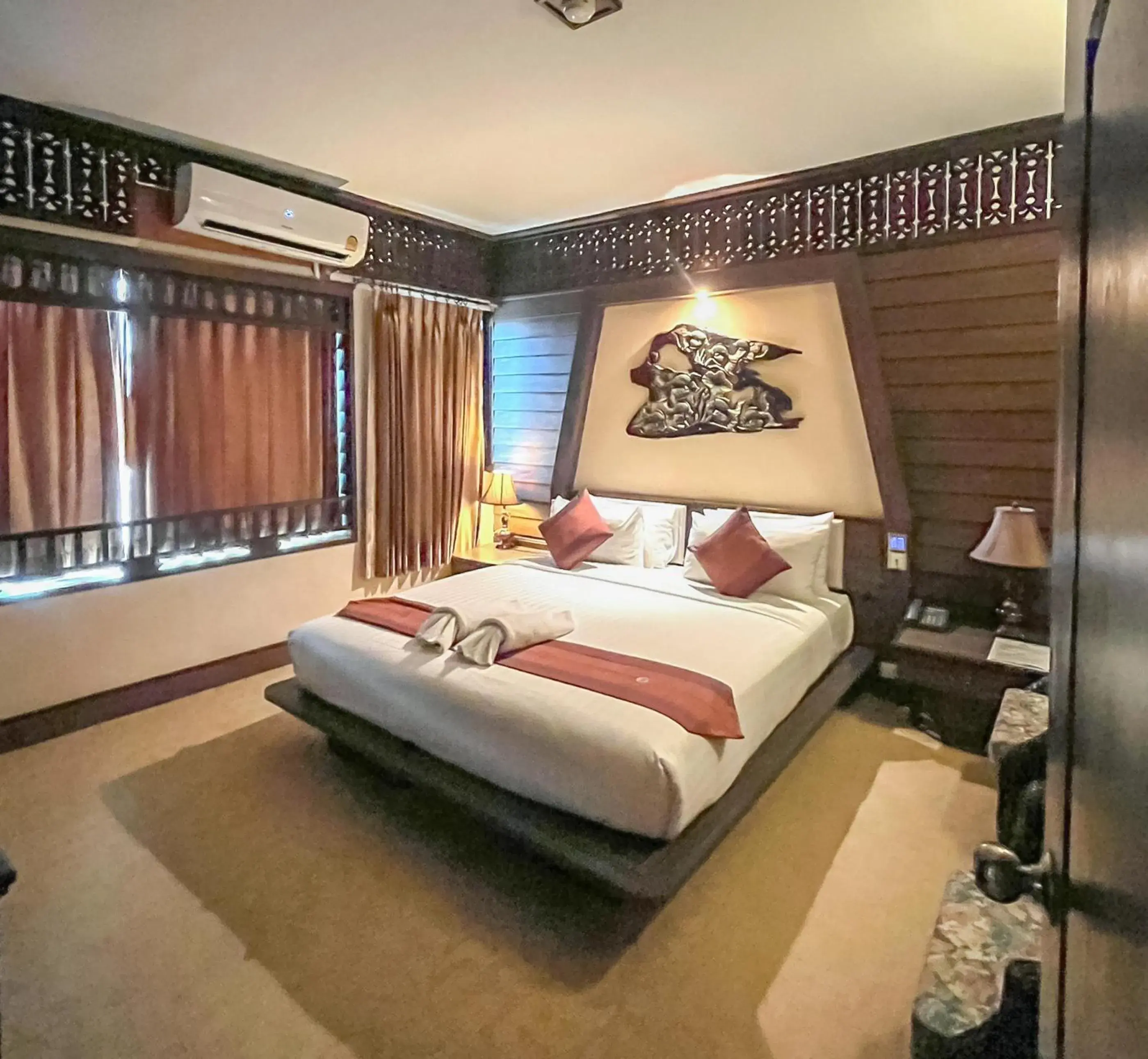 Executive Suite in Ruean Phae Royal Park Hotel Executive Suite in Ruean Phae Royal Park Hotel