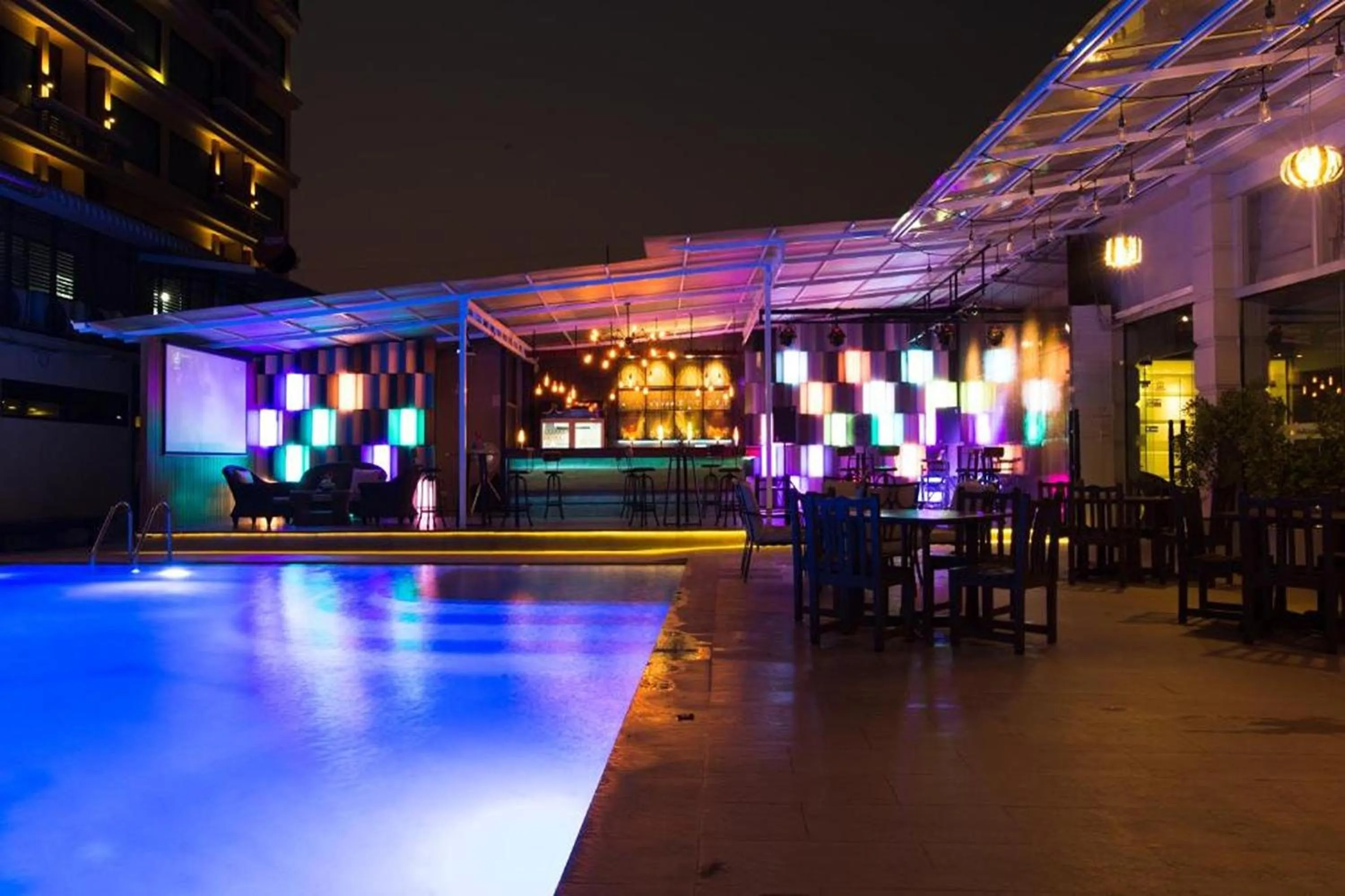 Lounge or bar in Ruean Phae Royal Park Hotel