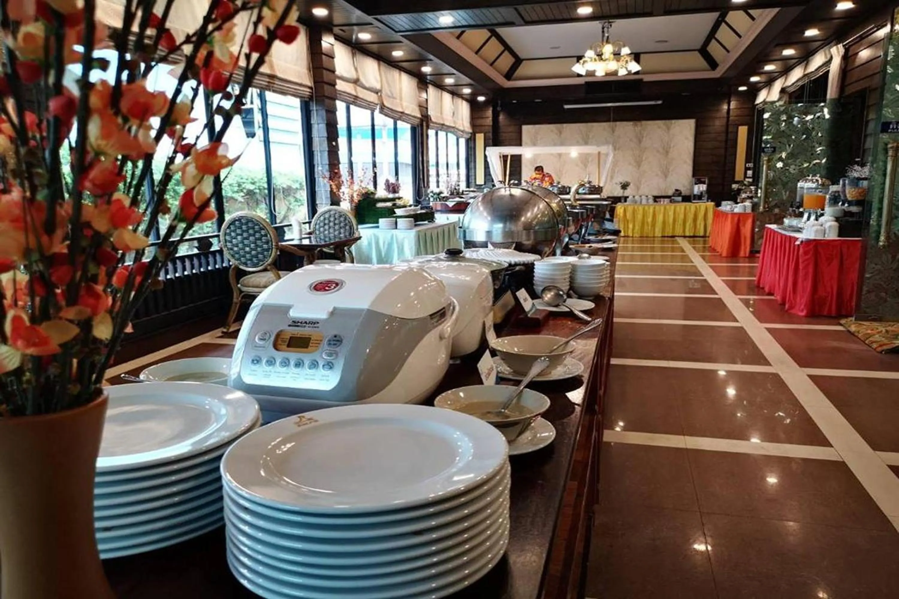 Buffet breakfast in Ruean Phae Royal Park Hotel