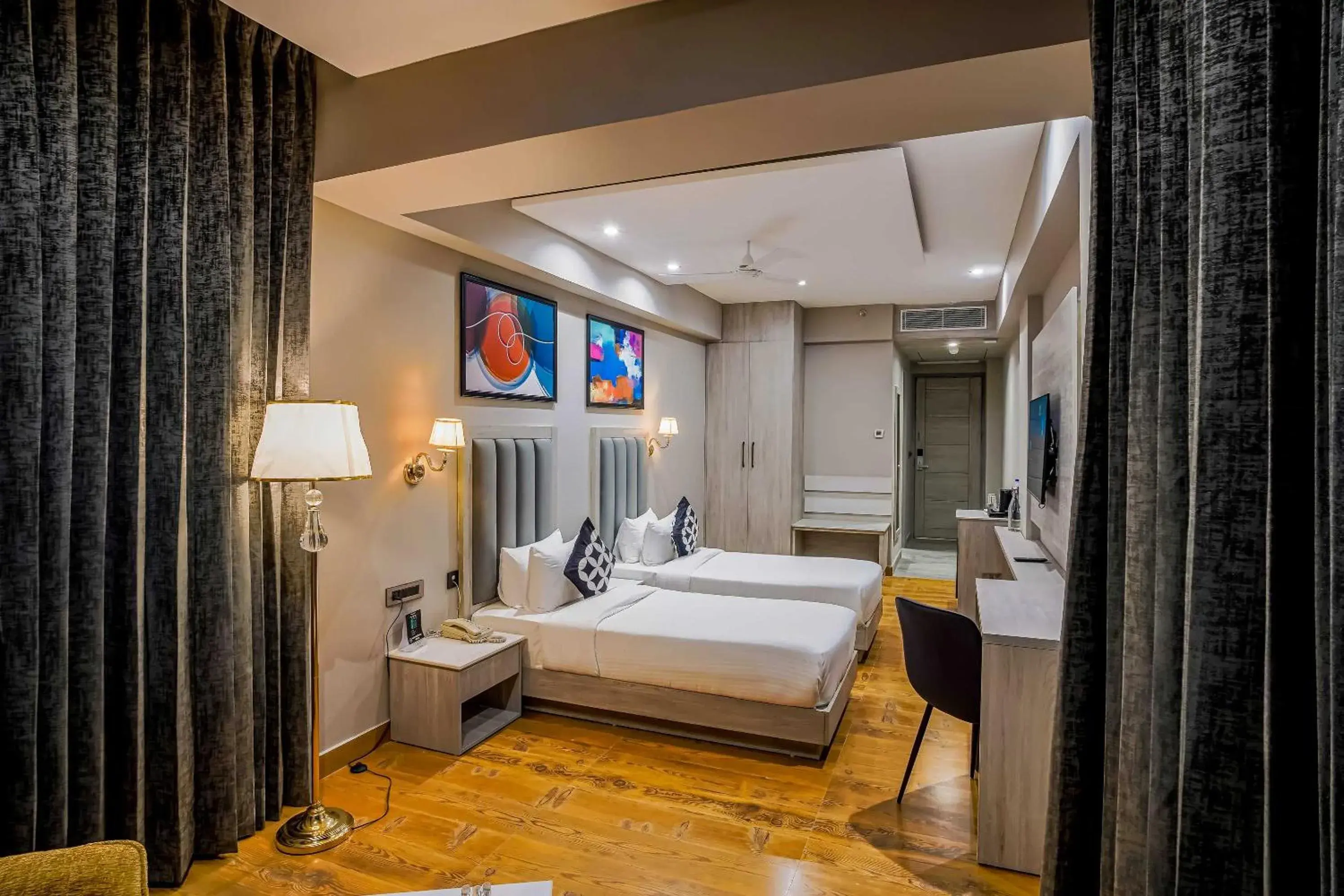 Large Double or Twin Room - single occupancy in Clubhouse Hotel Chandigarh Mohali Large Double or Twin Room - single occupancy in Clubhouse Hotel Chandigarh Mohali