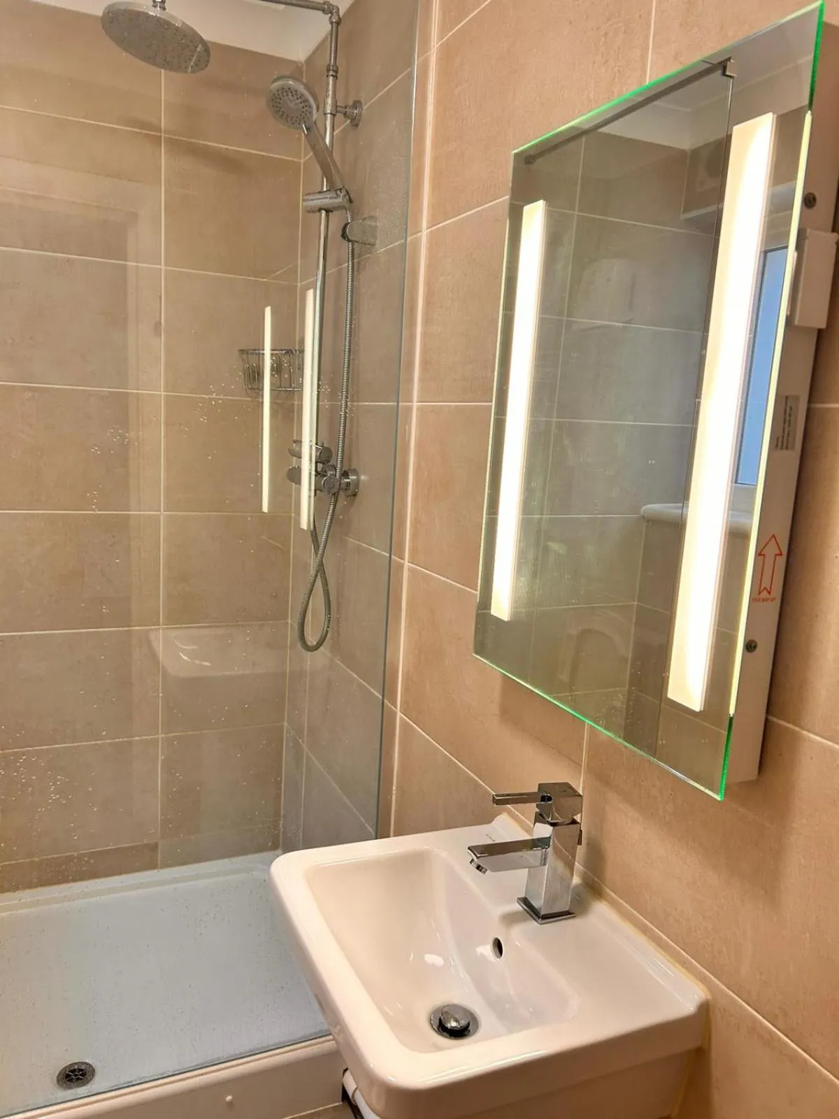 Toilet in Romany House Hotel