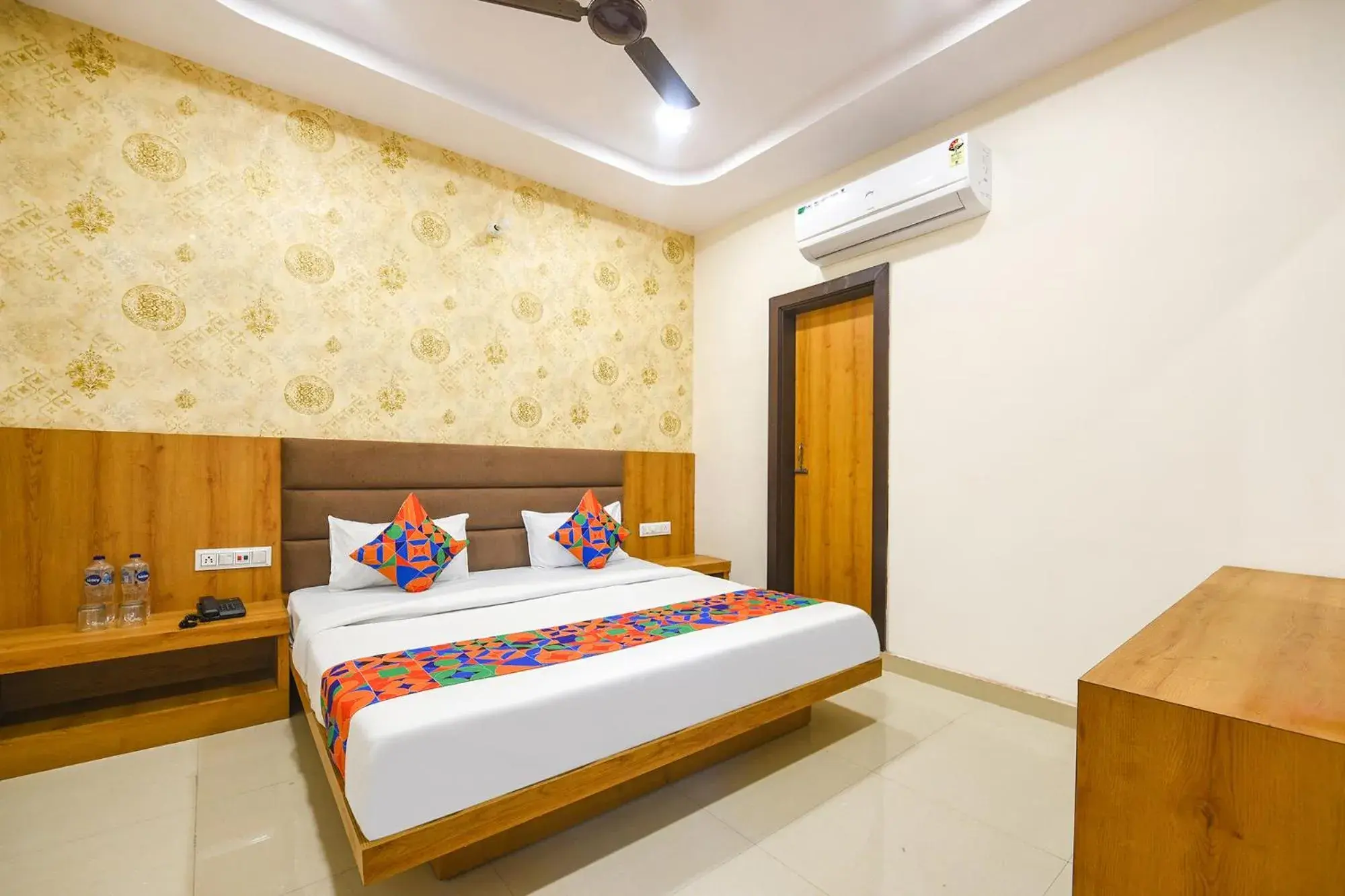 Deluxe Room - single occupancy in FabHotel Golden Tree Deluxe Room - single occupancy in FabHotel Golden Tree