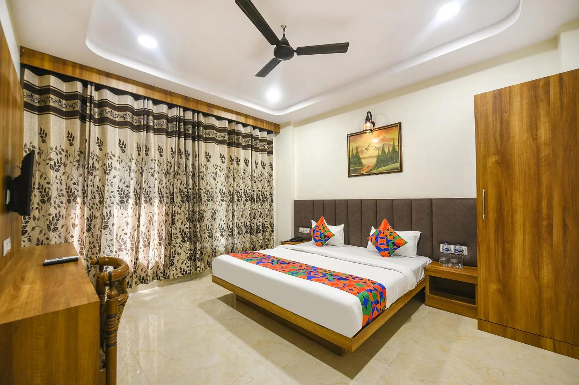 Bed in FabHotel Golden Tree