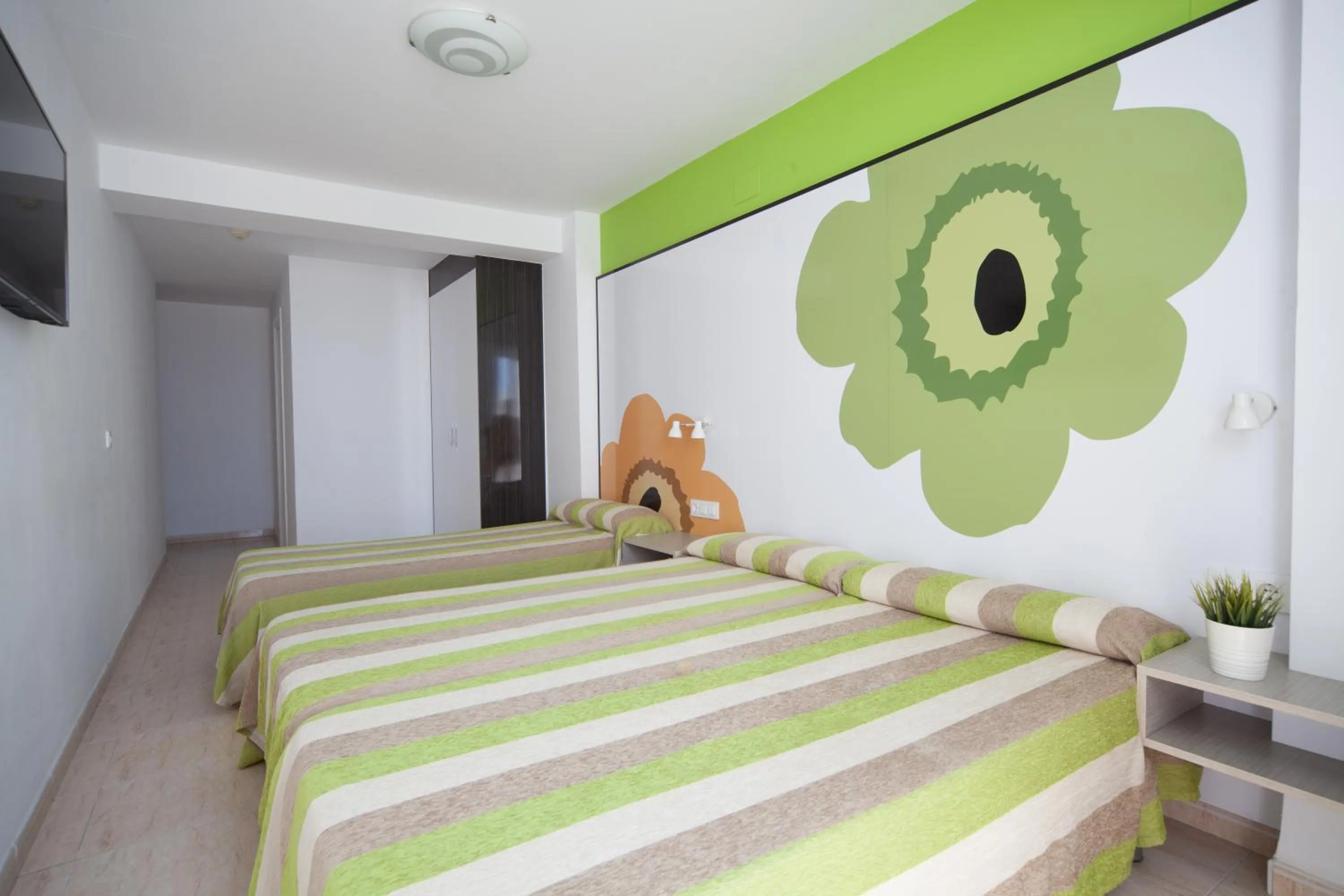 Photo of the whole room, Bed in Sol Playa