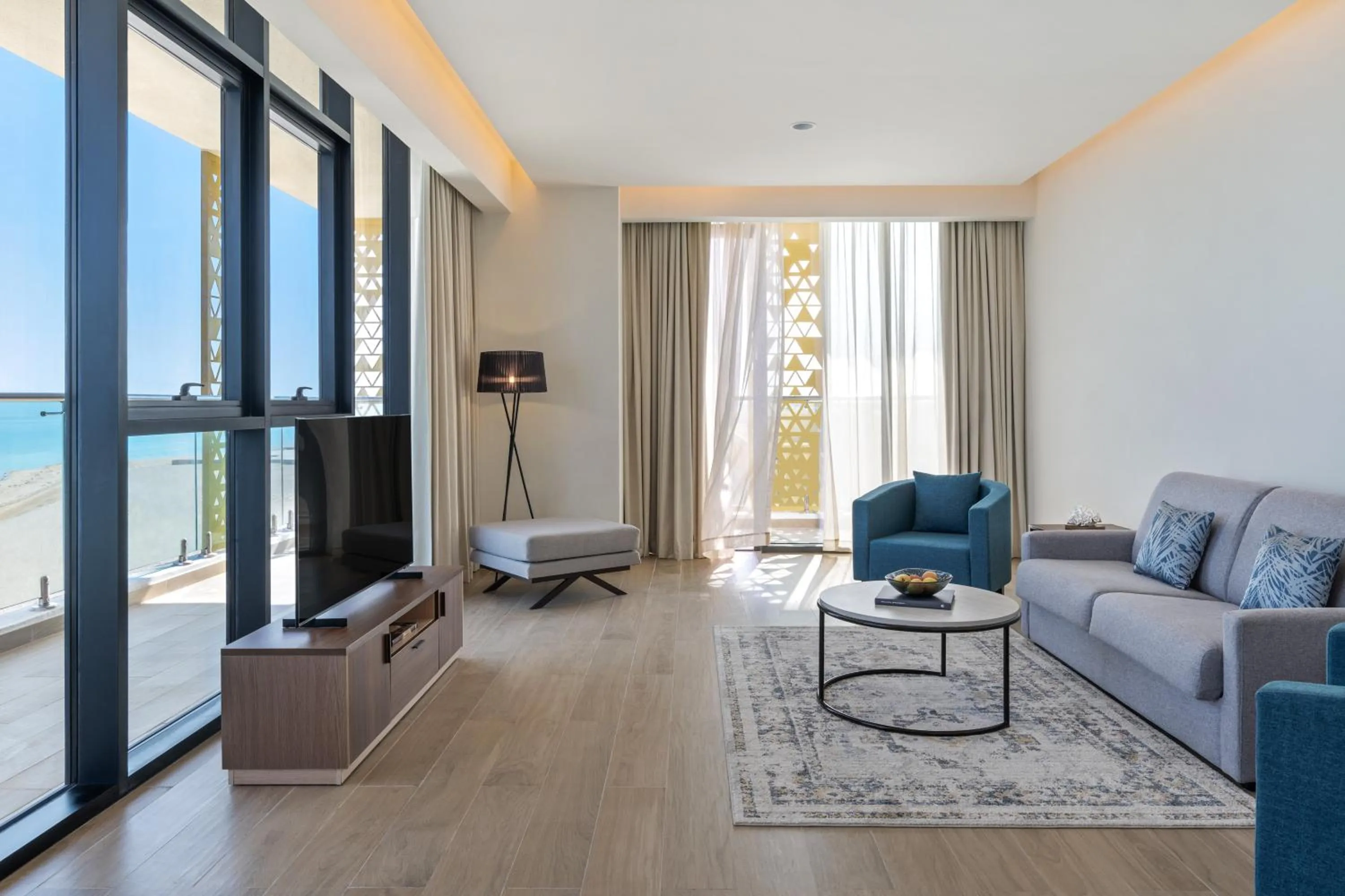 Living room in Beach Bay Hotel Mirfa