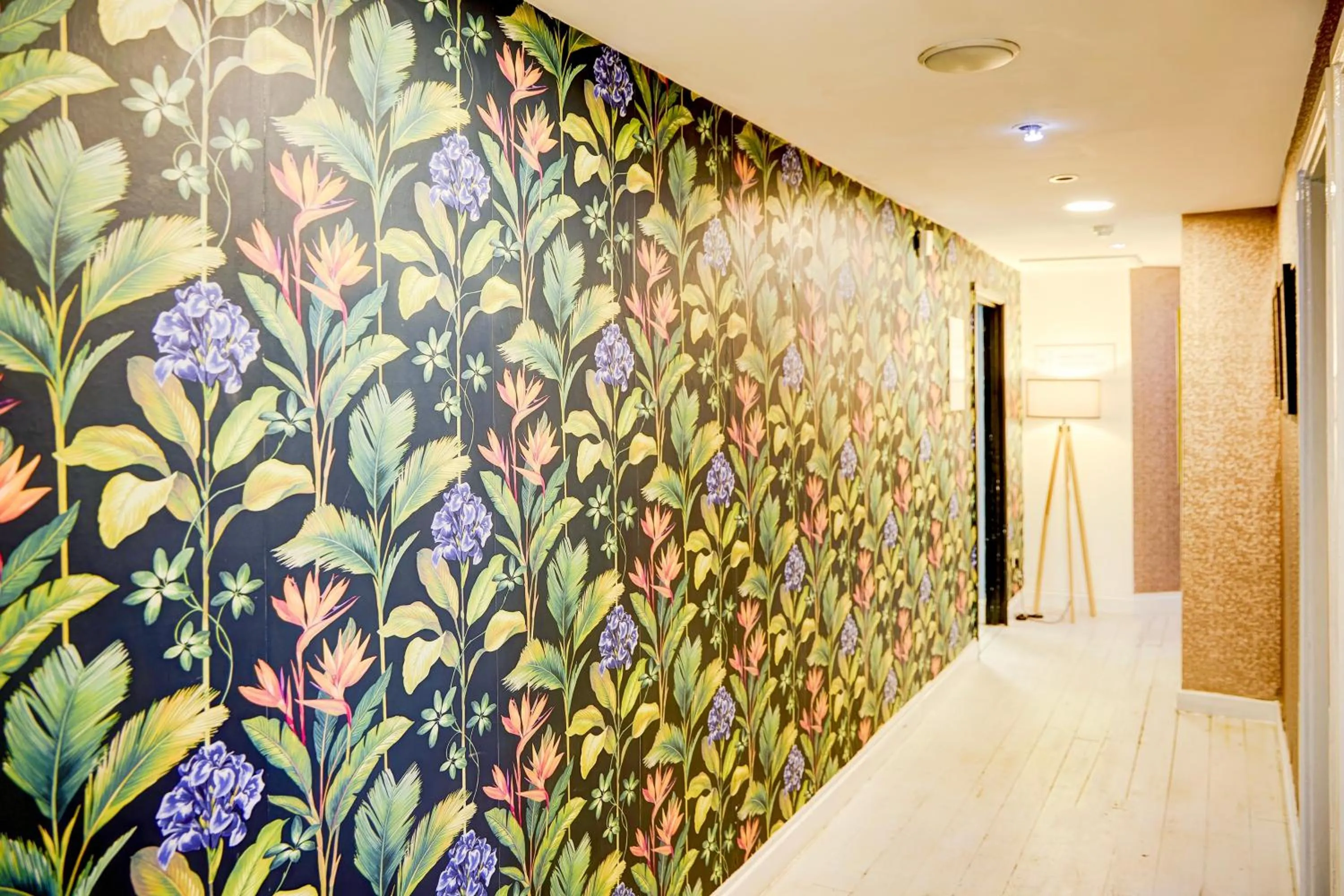 Lobby or reception in Warwickshire Park Hotel Kenilworth by Belvilla