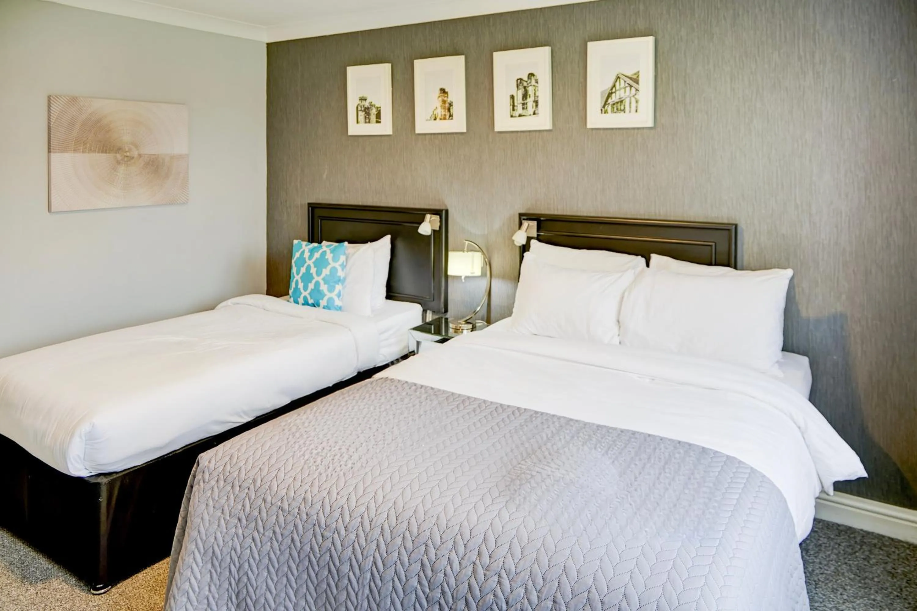 Bedroom, Bed in Warwickshire Park Hotel Kenilworth by Belvilla