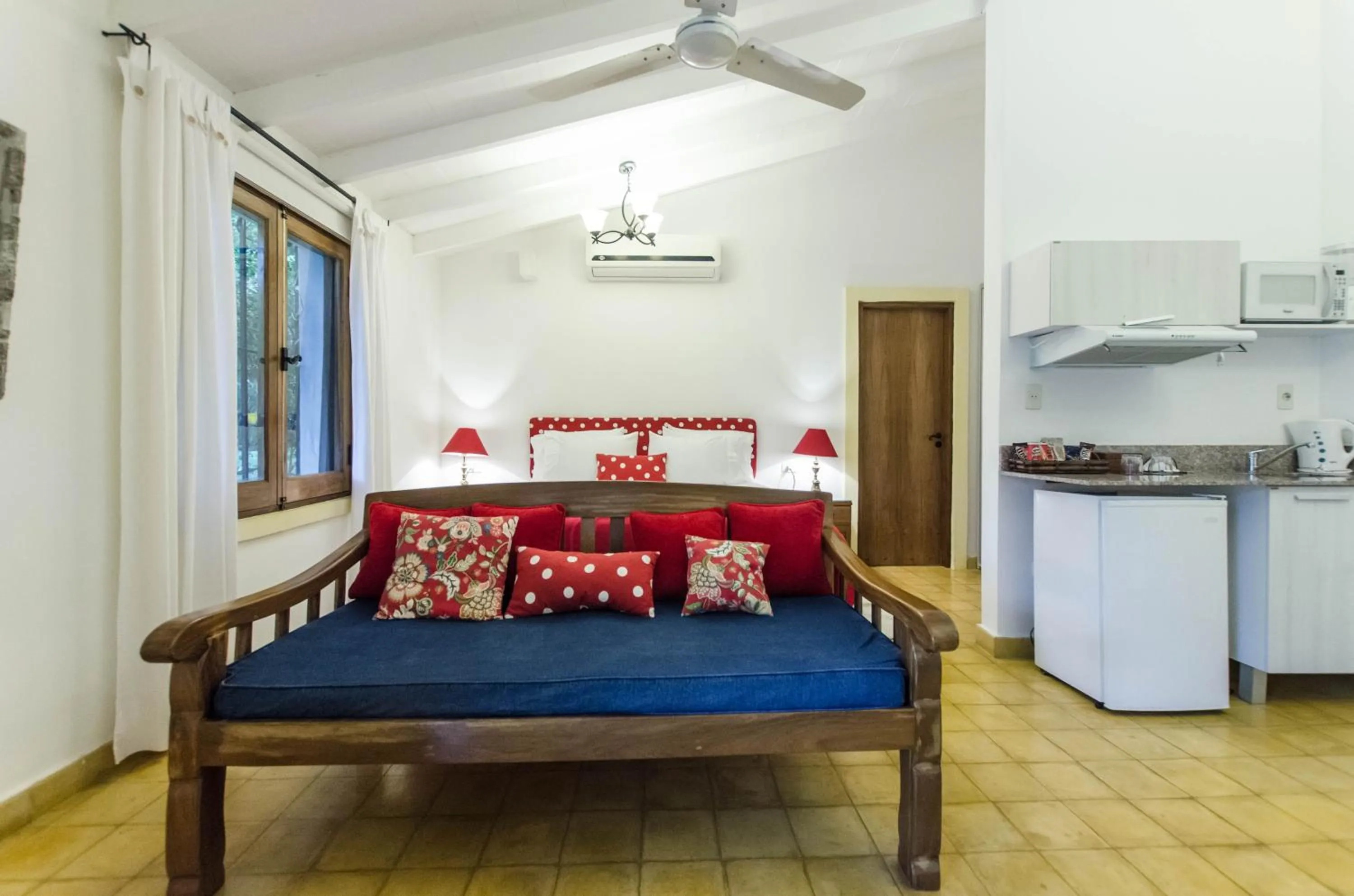 Seating area, Bed in La Casona Hotel Boutique
