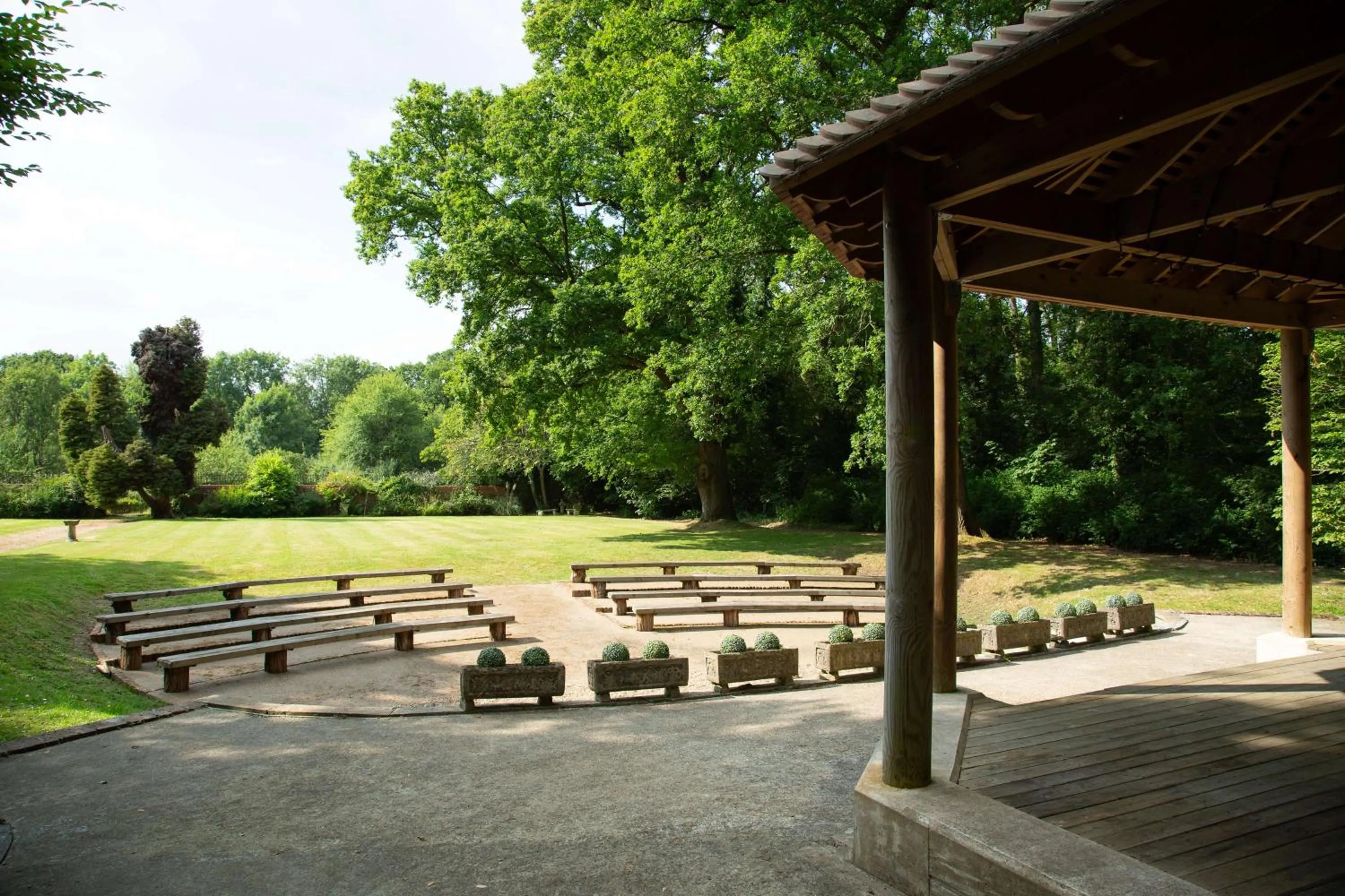 wedding in Stanhill Court Hotel, a member of Radisson Individuals