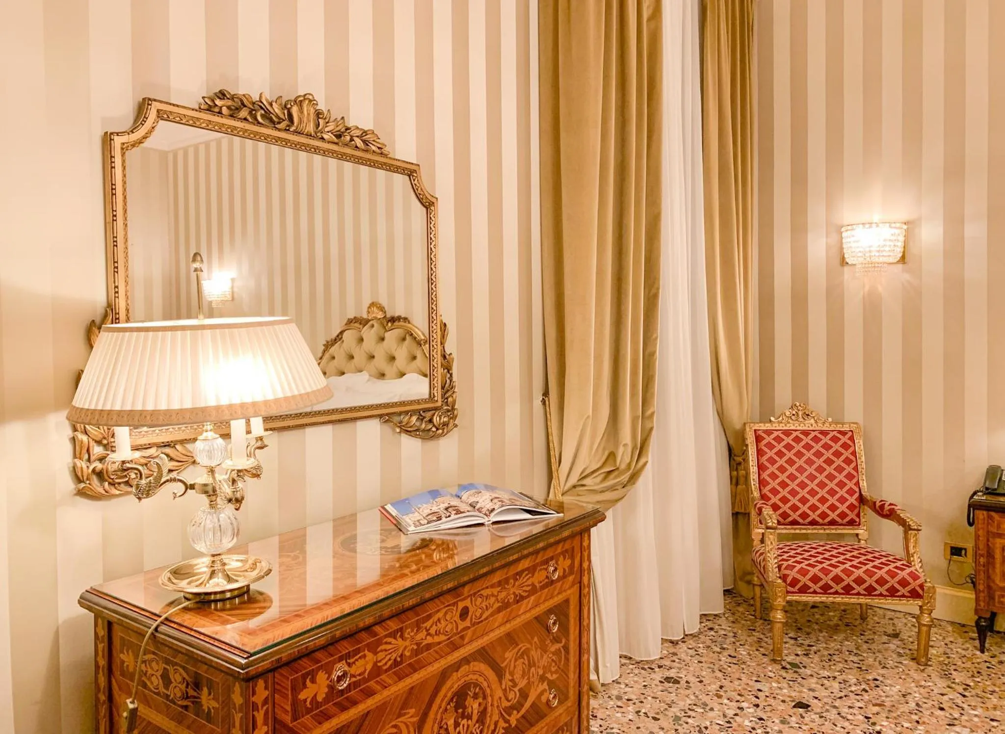 Decorative detail in Hotel Ai Cavalieri di Venezia