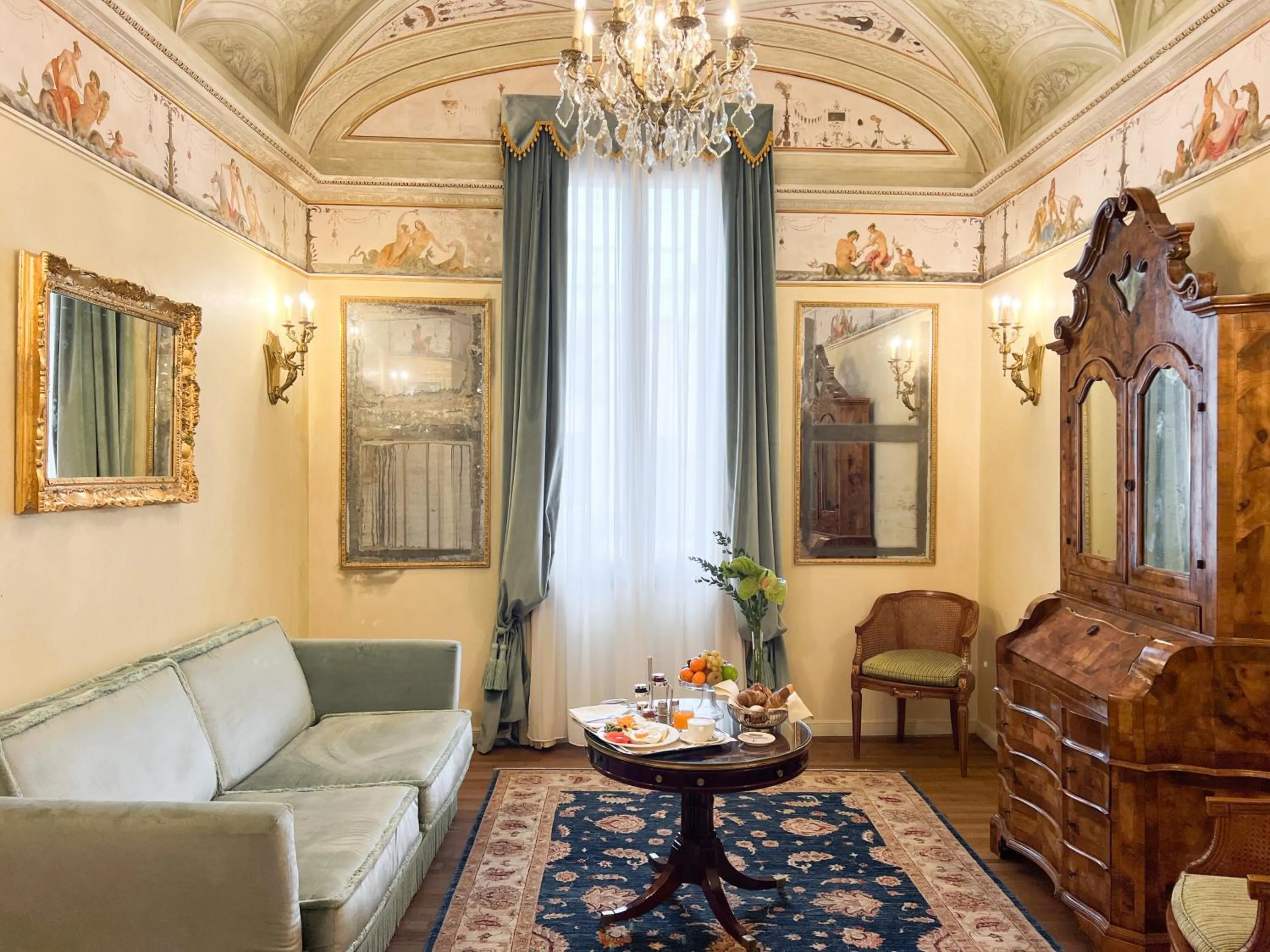Photo of the whole room in Hotel Ai Cavalieri di Venezia