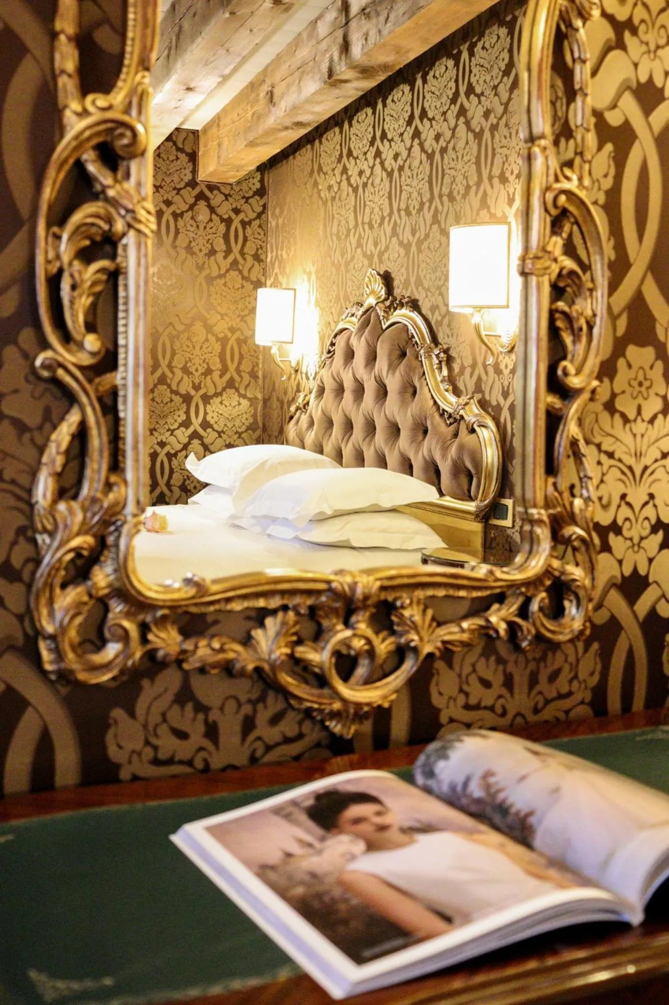 Decorative detail, Bed in Hotel Ai Cavalieri di Venezia