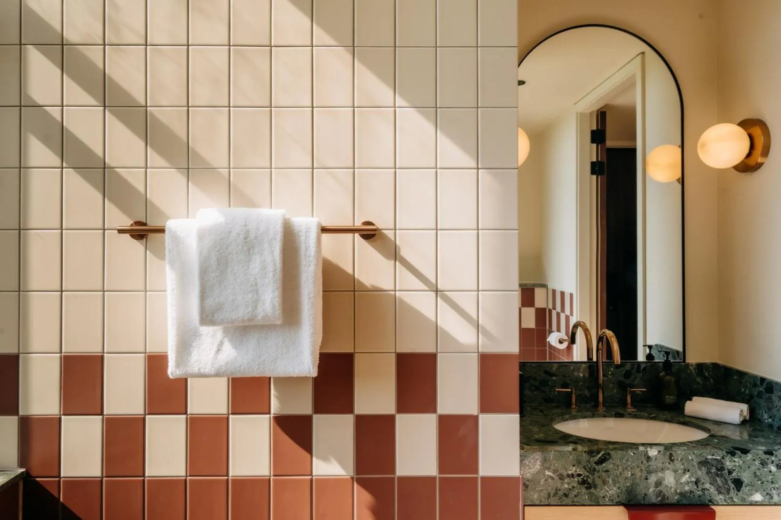 Bathroom in De Plesman Hotel The Hague