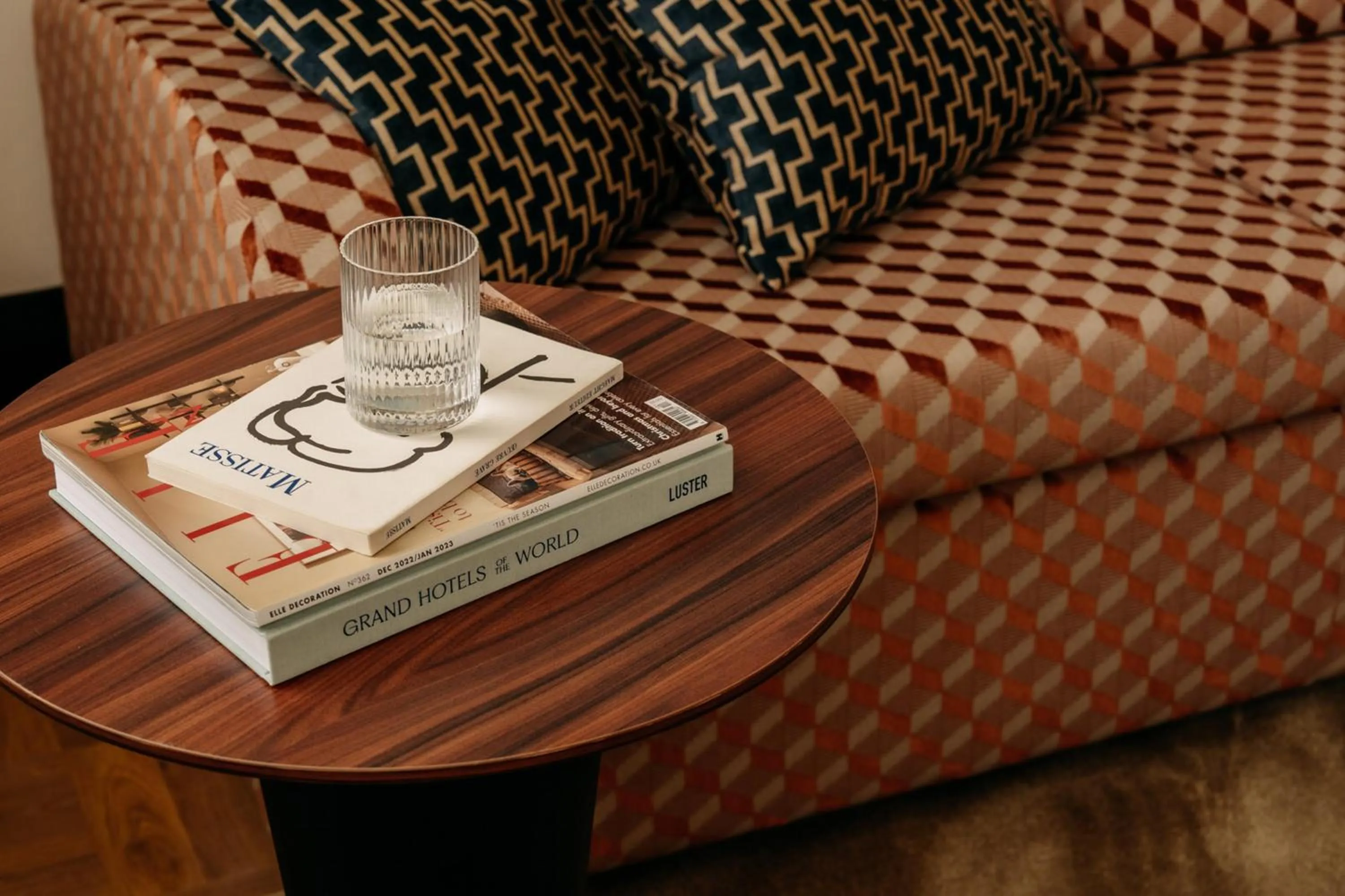 Seating area in De Plesman Hotel The Hague